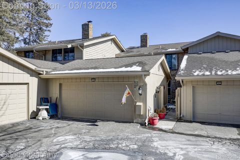 7105 Pebble Park Drive West Bloomfield Charter Township MI 48322