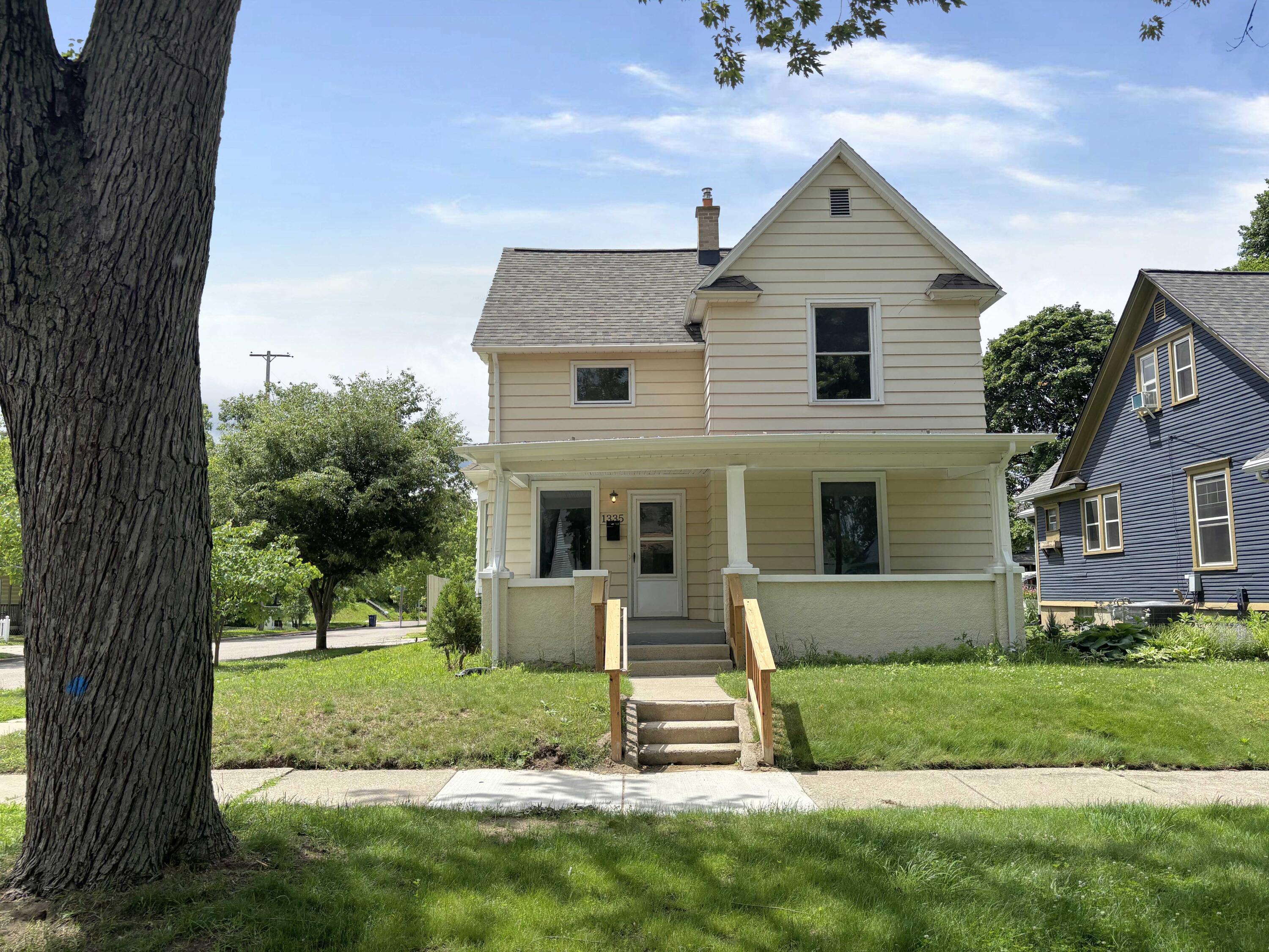1335 Union Avenue NE