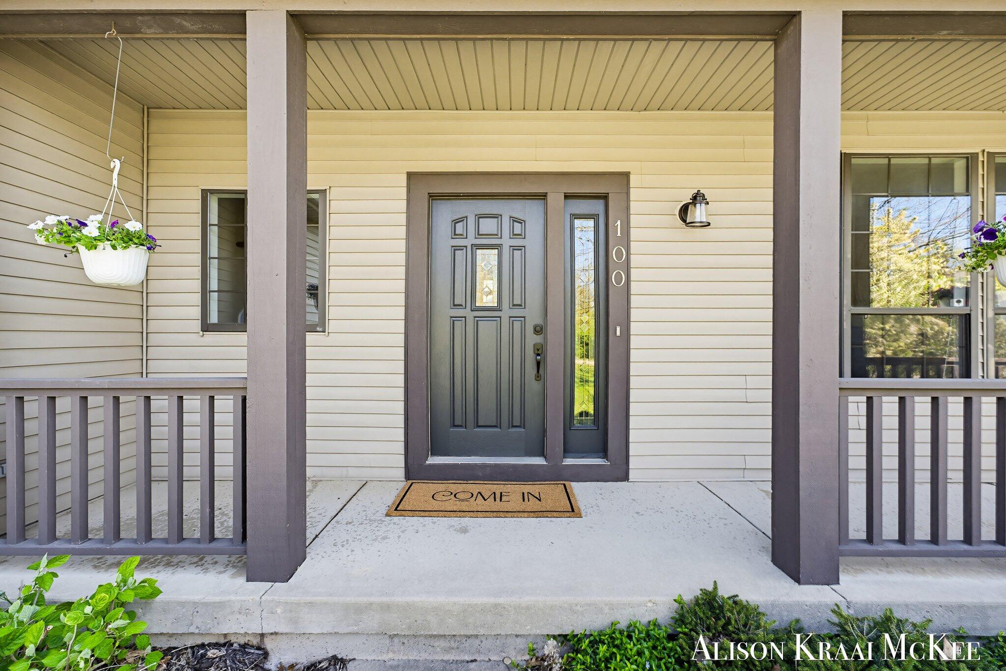 100 Rollingbrook NE
