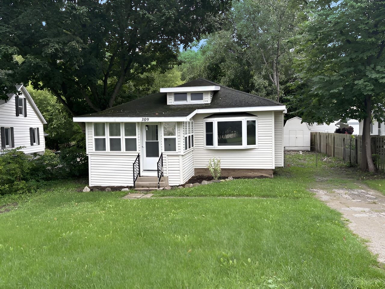 309 W Riverside Drive