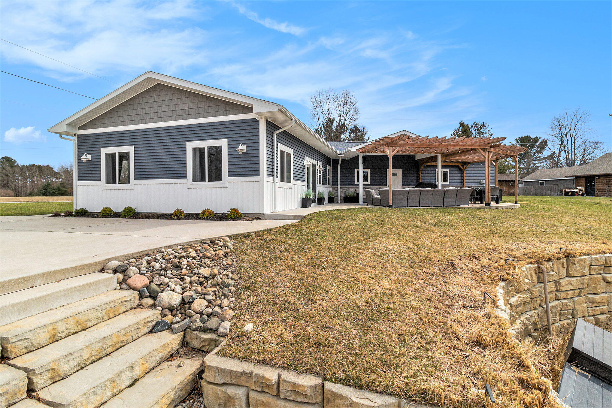 1641 N Arrowhead Drive