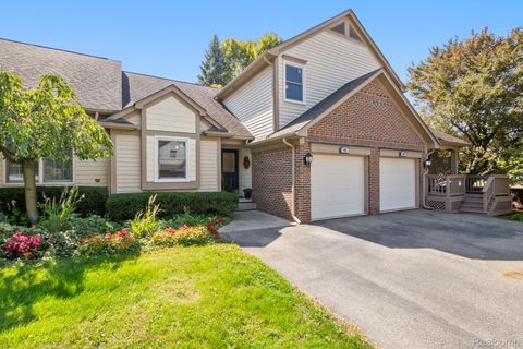 412 Oak Run Court 6 Royal Oak City MI 48073