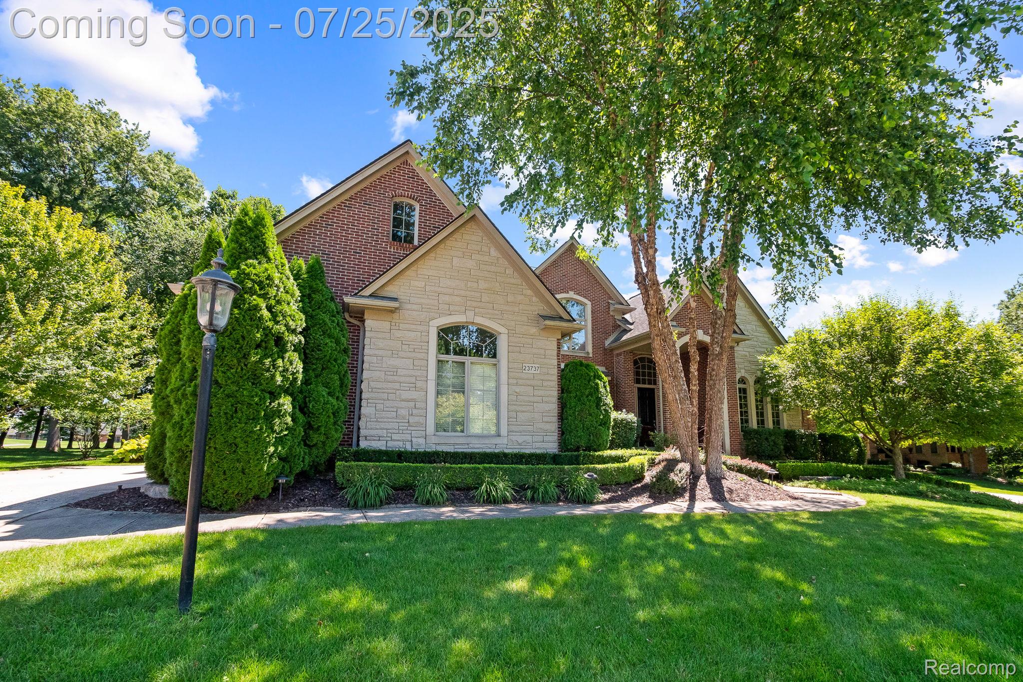 23737 Pointe O Woods Court
