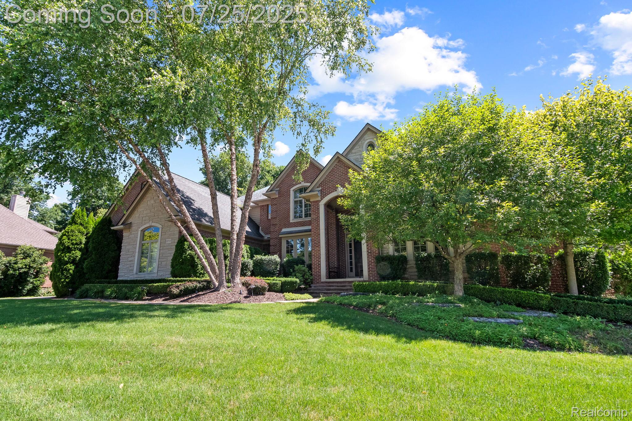 23737 Pointe O Woods Court
