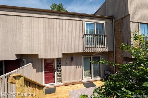 Photo of 804 S Oak Brook Ridge Drive #149, Rochester Hills City, MI 48307 (MLS # 20261037598)