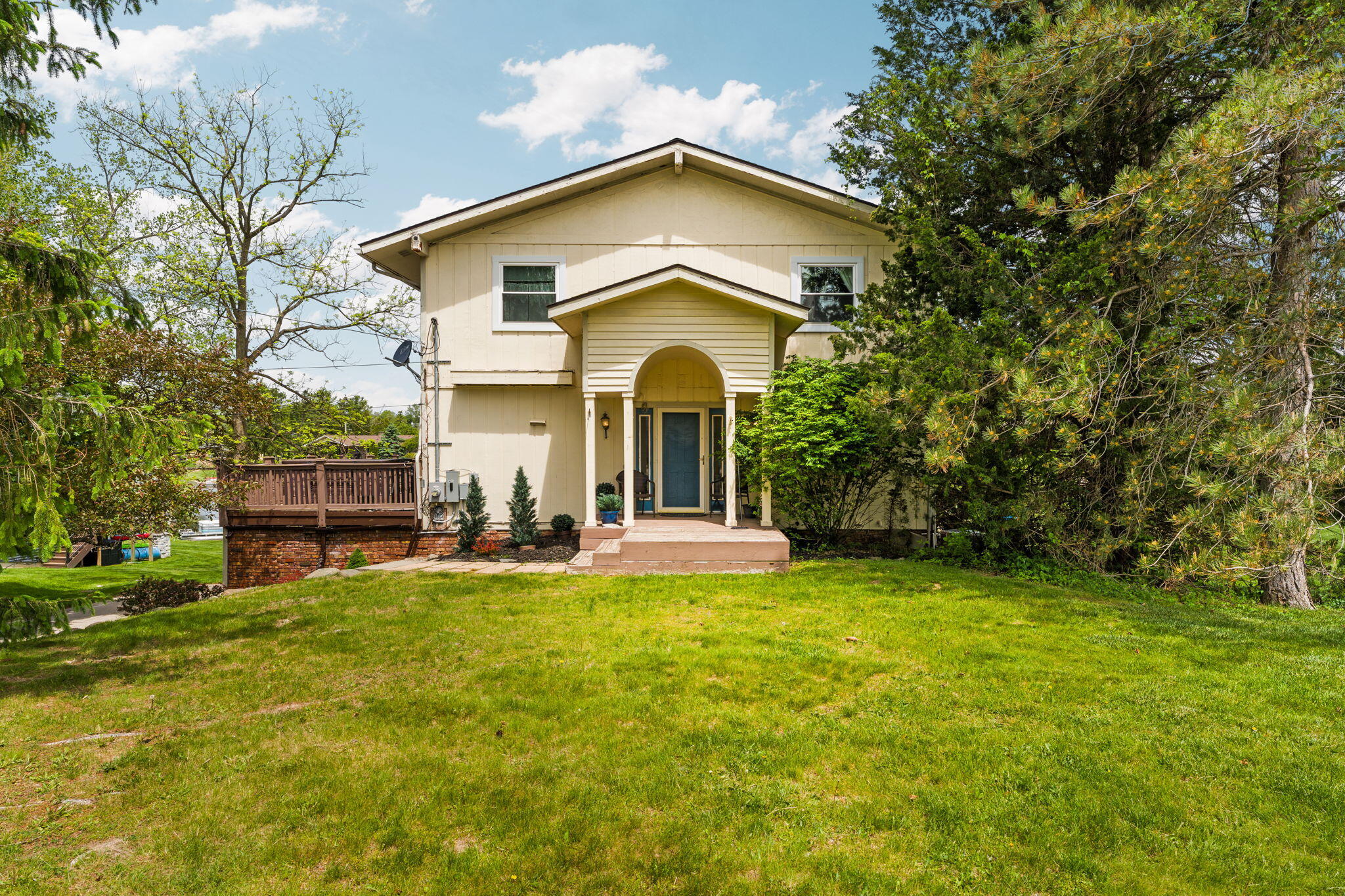 7490 Ledgewood Drive