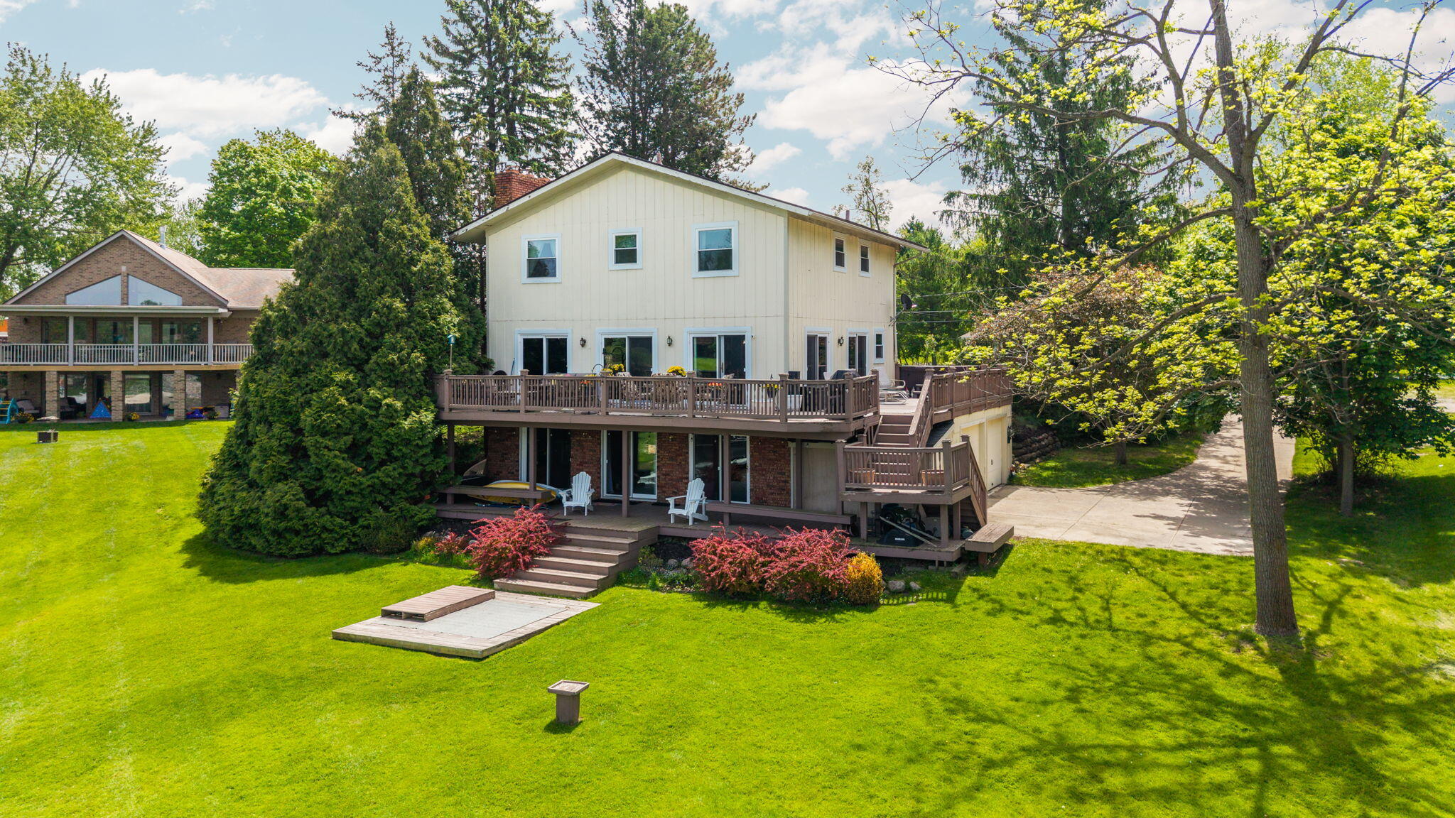 7490 Ledgewood Drive