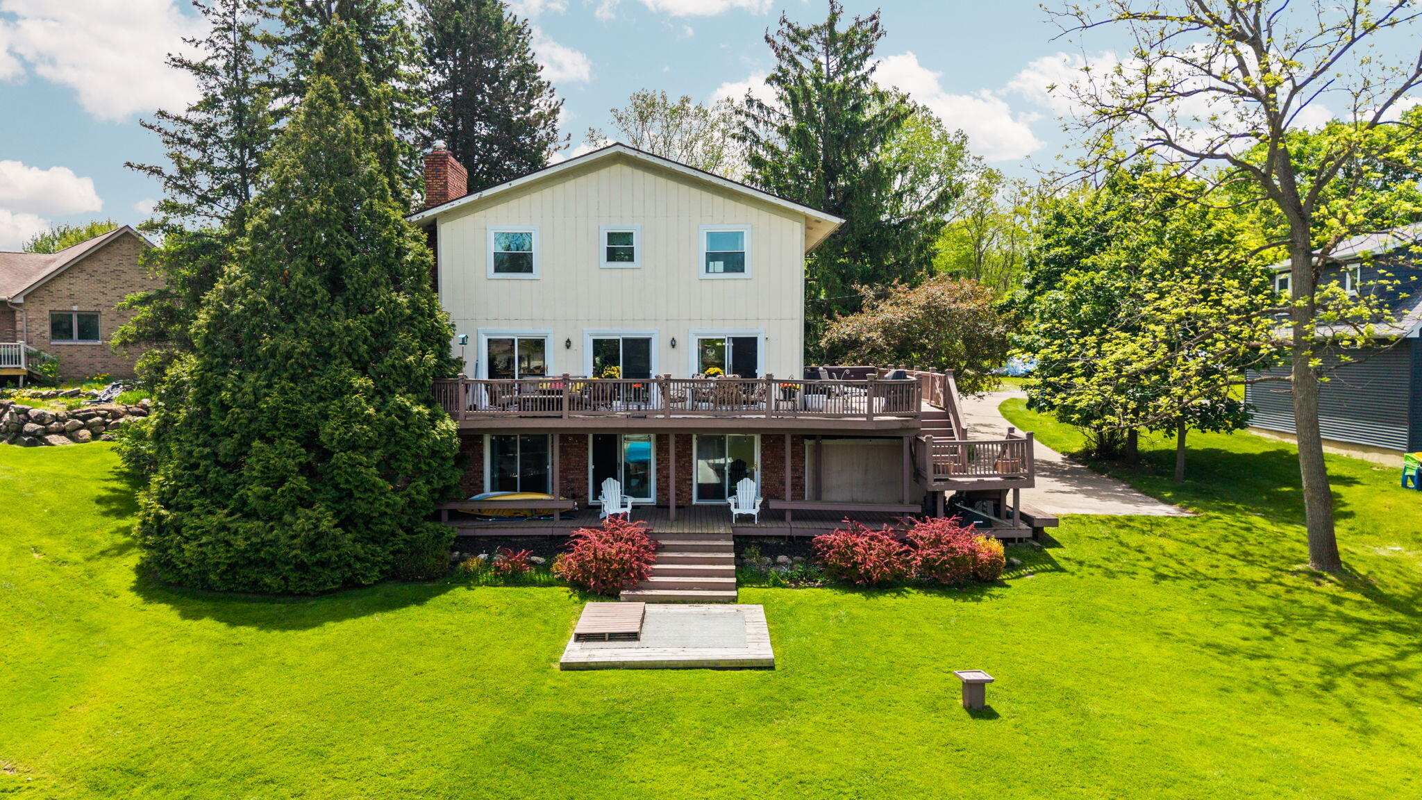 7490 Ledgewood Drive