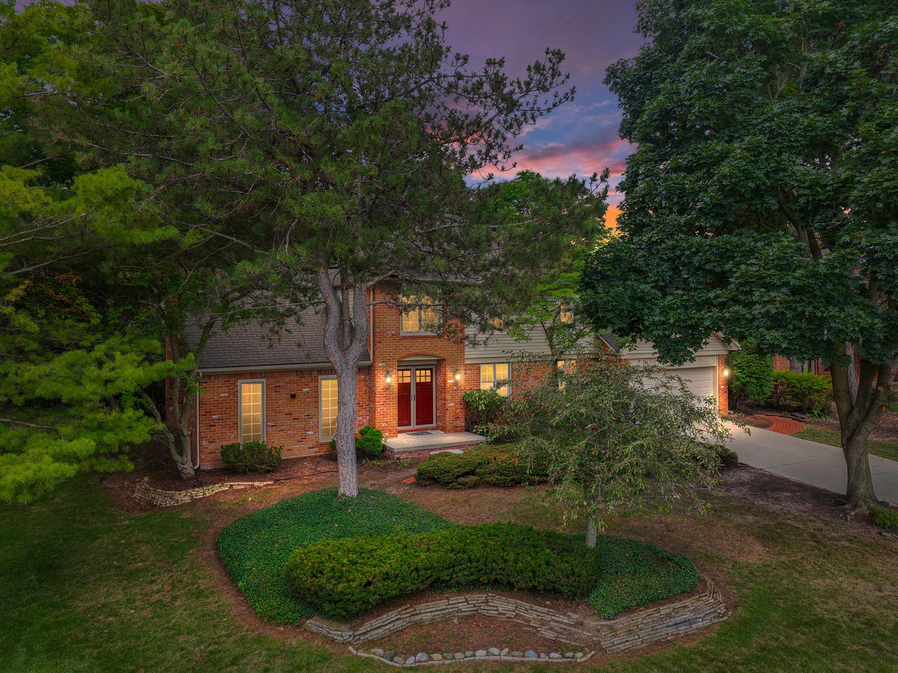 37731 W Meadowhill Drive