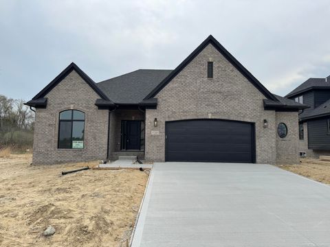 57287 Meadowridge Drive Washington Township Macomb MI 48094