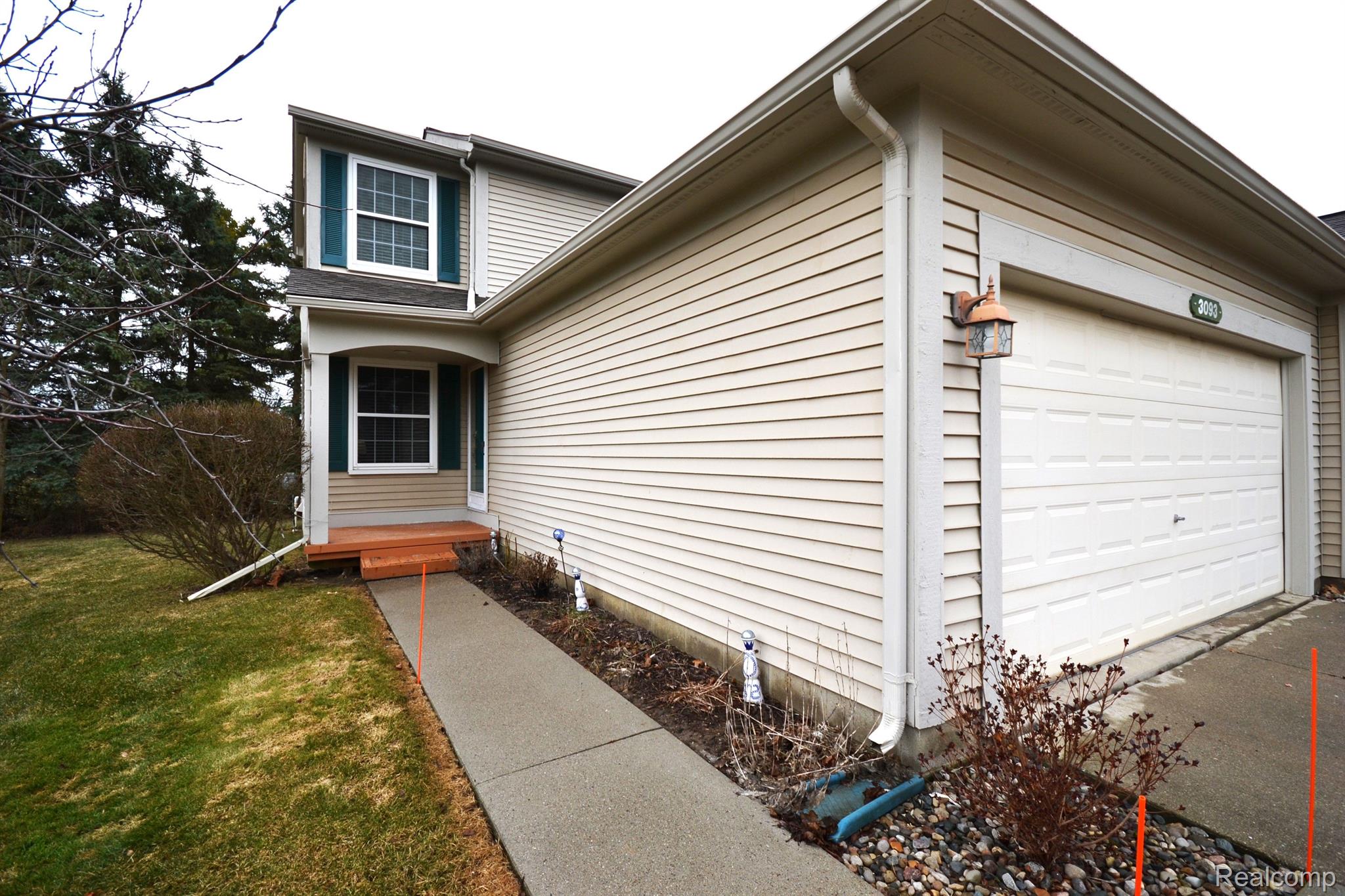 WaterfordCharterTownship_Oakland, Michigan 48328, United States, 2 Bedrooms Bedrooms, ,2 BathroomsBathrooms,Residential,Active,99499