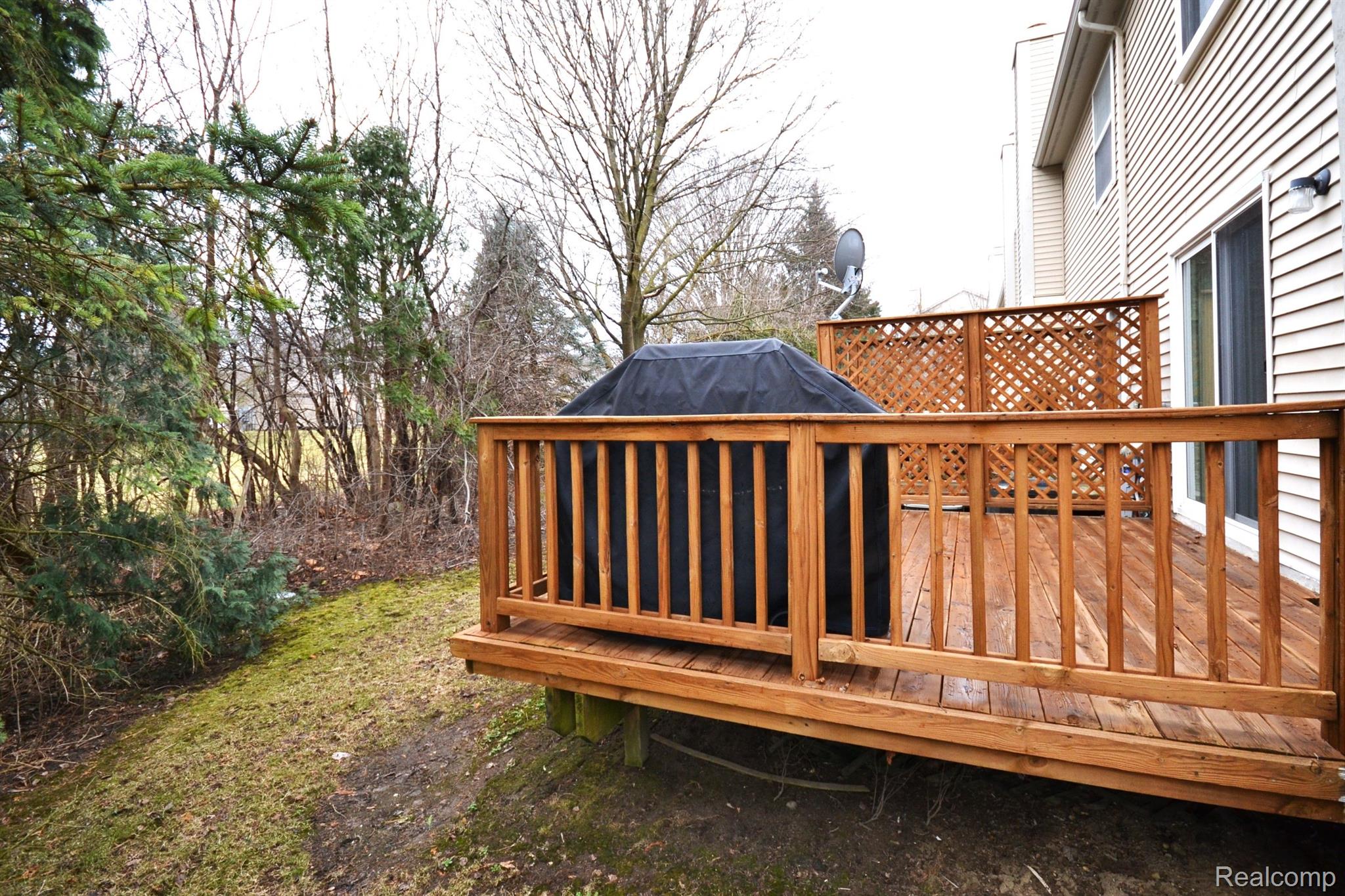 WaterfordCharterTownship_Oakland, Michigan 48328, United States, 2 Bedrooms Bedrooms, ,2 BathroomsBathrooms,Residential,Active,99499