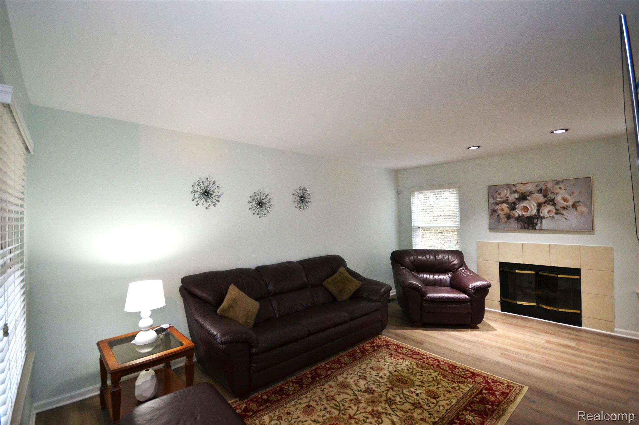 WaterfordCharterTownship_Oakland, Michigan 48328, United States, 2 Bedrooms Bedrooms, ,2 BathroomsBathrooms,Residential,Active,99499