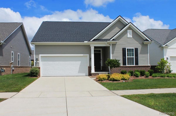 3761 PARK CREEK LN, CANTON, MI 48188 - Image c233a8b78ff3e09a09a0b112b6dd72fc/3347972953