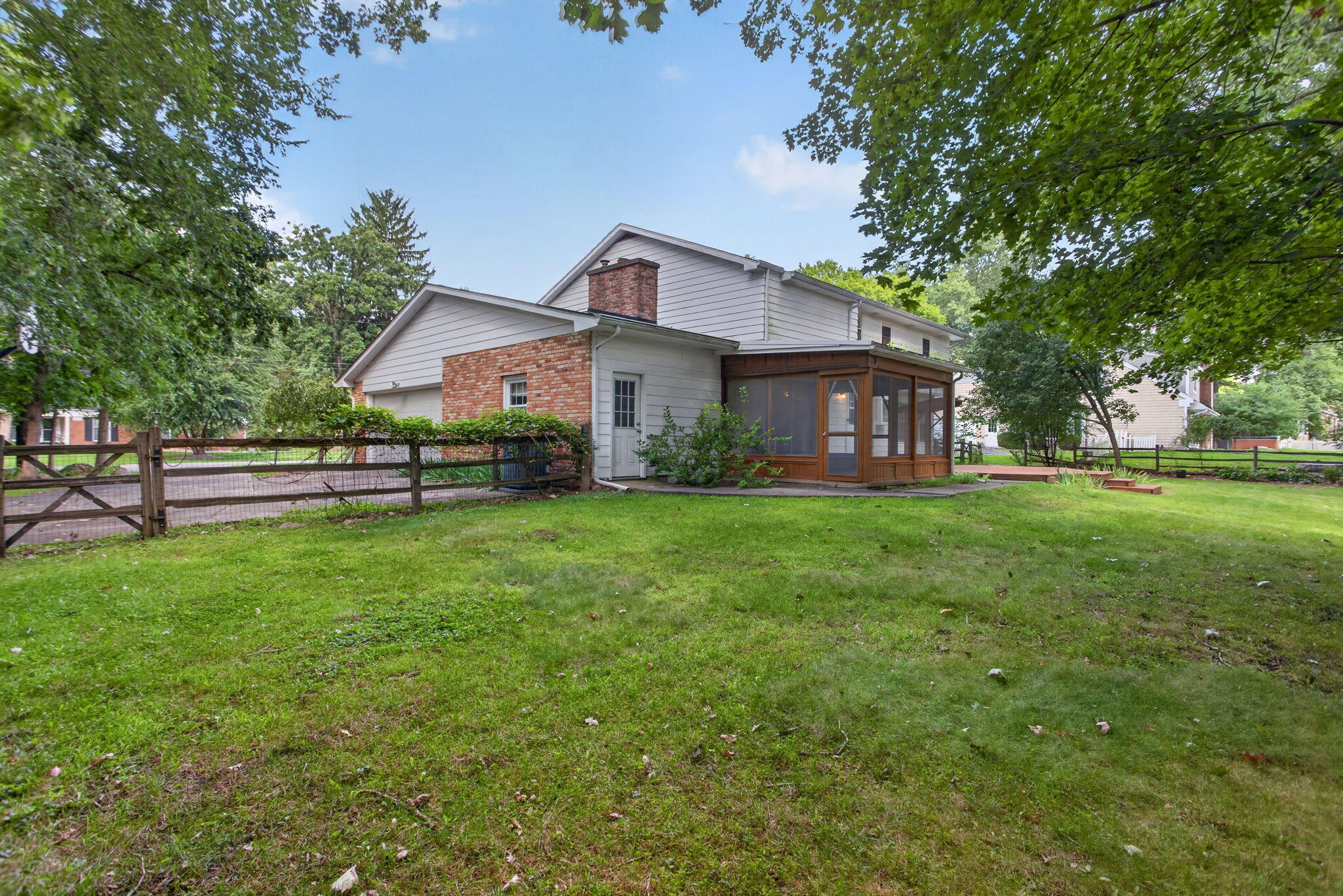 3829 W Walmont Road