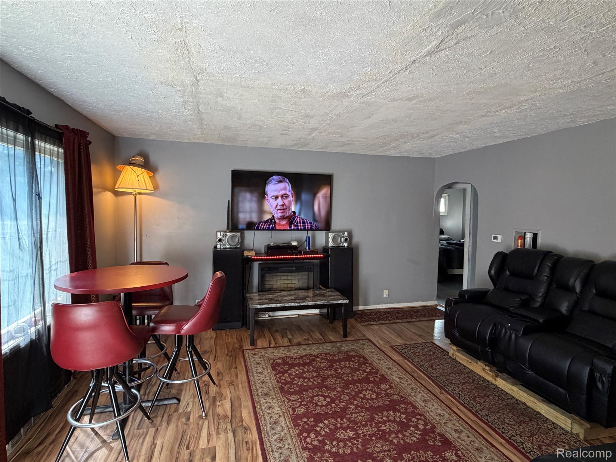 3095 Maywood Drive