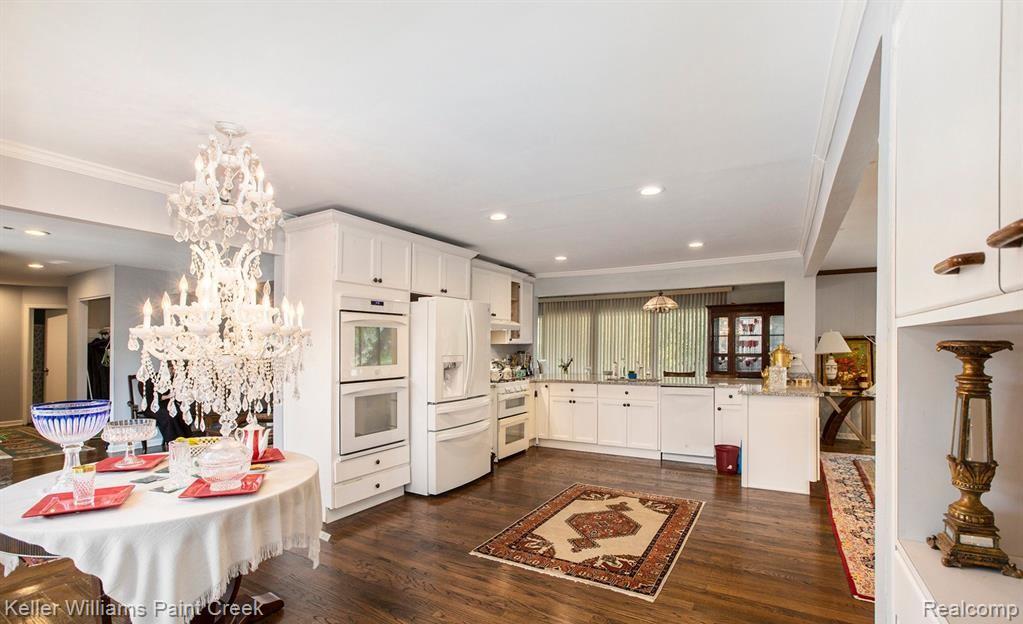 3352 Bloomfield Shore Drive