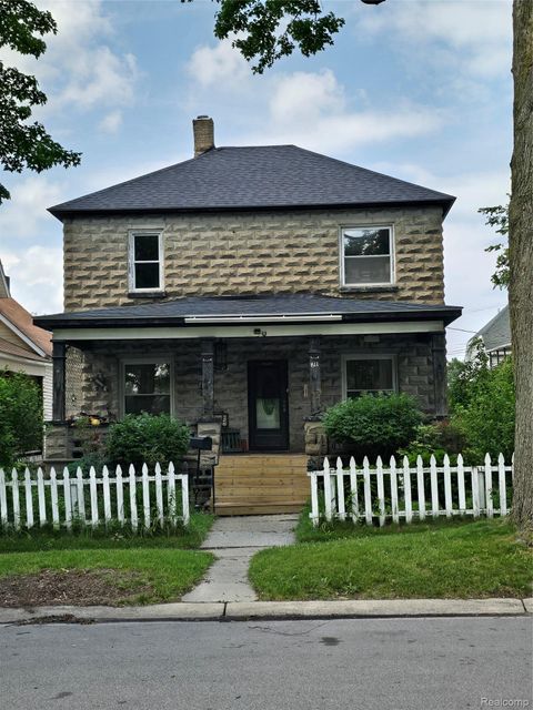 Photo of 811 Howard Street, Port Huron City, MI 48060 (MLS # 20261050903)