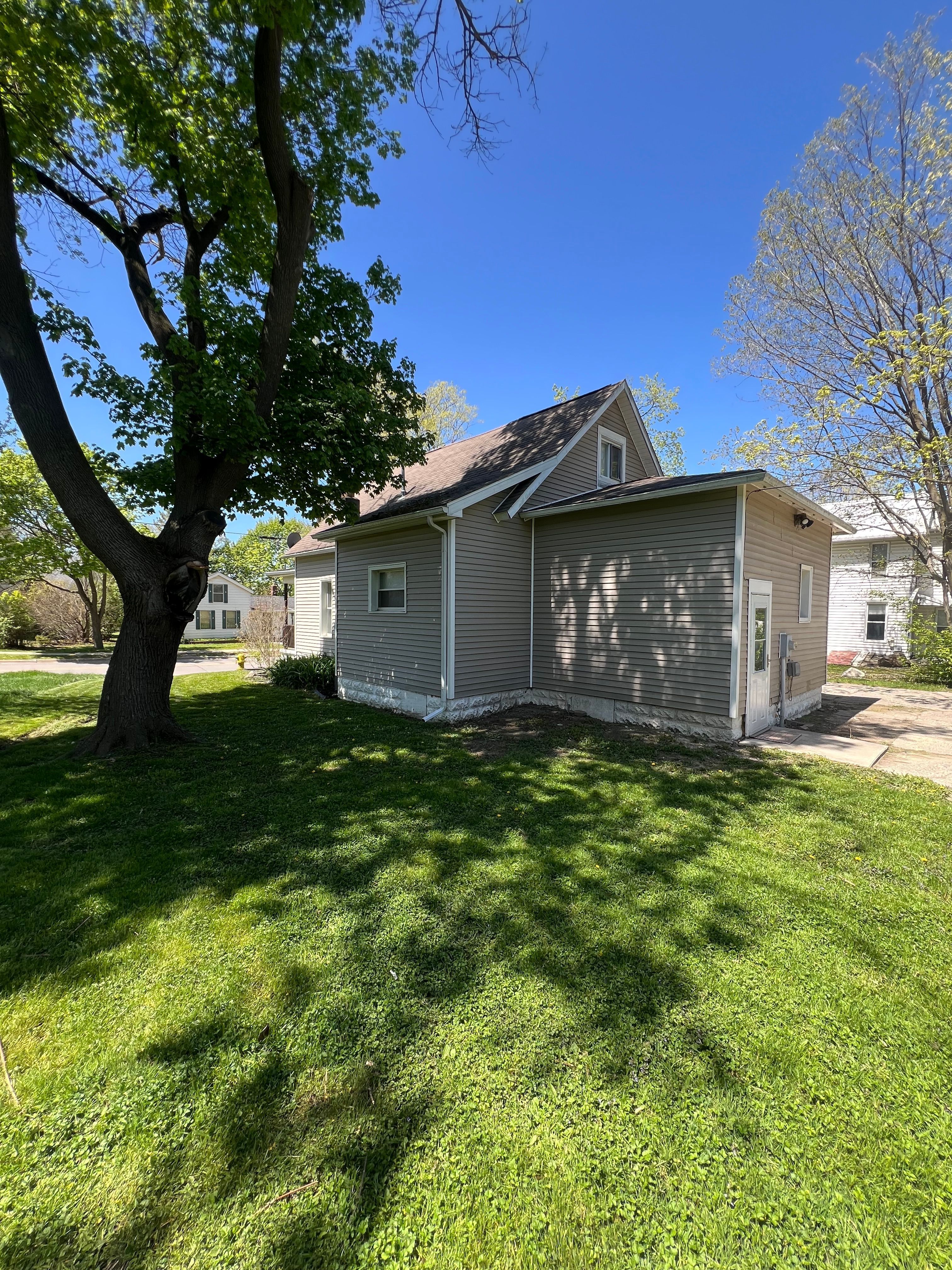 85 BENTLEY Street