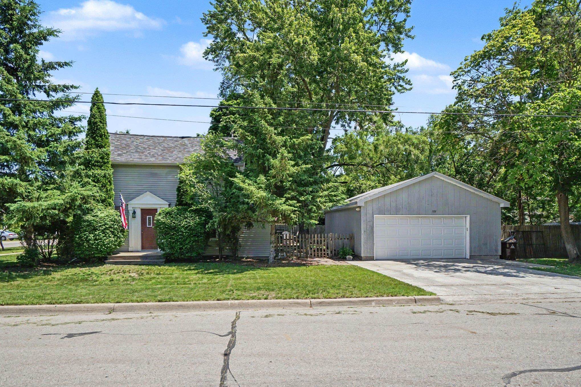 722 N University Avenue