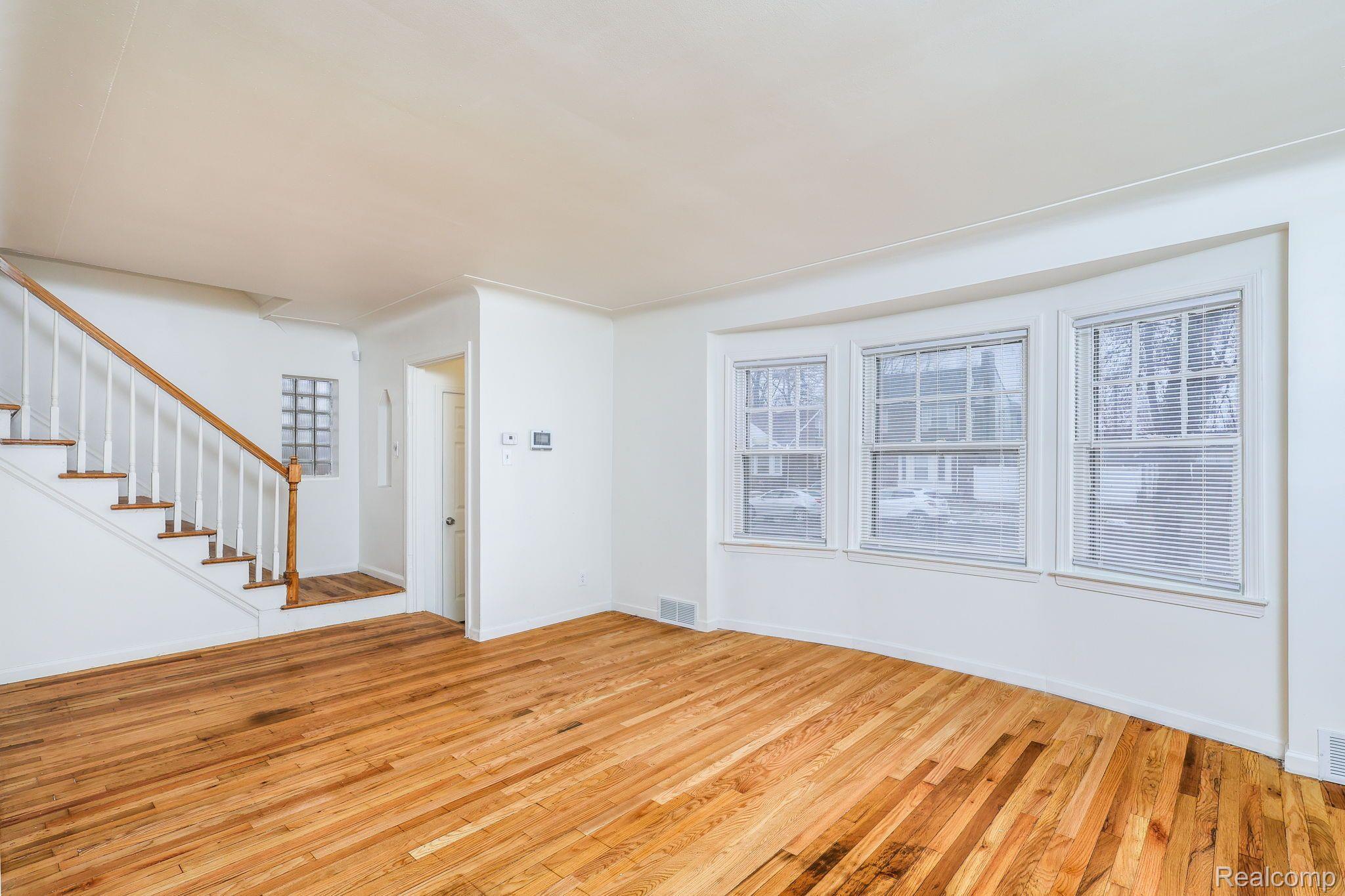 18500 Lindsay Street