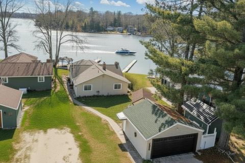 11412 South Shore Drive Garfield Township MI 48632