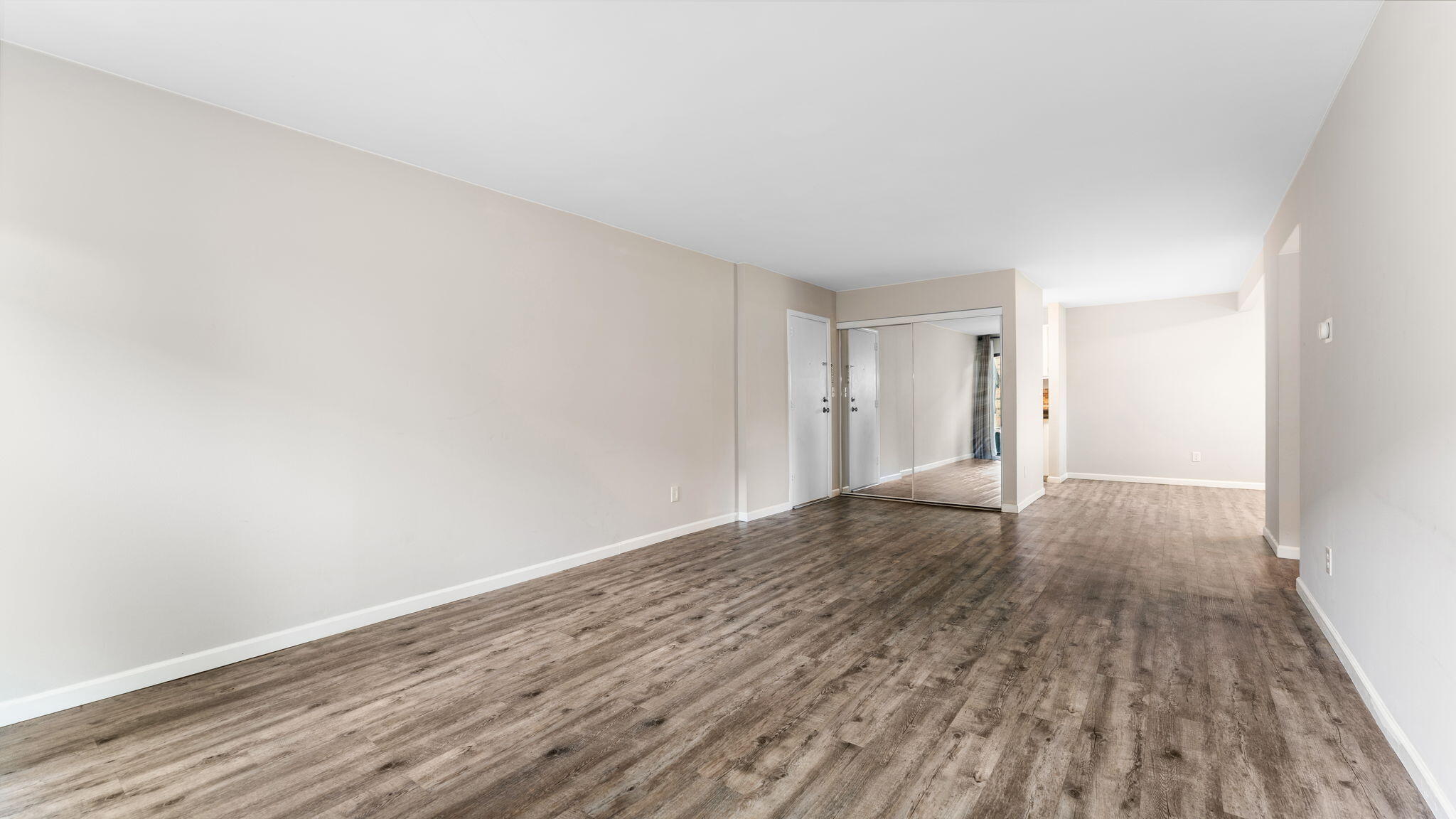1225 S Maple Road 105
