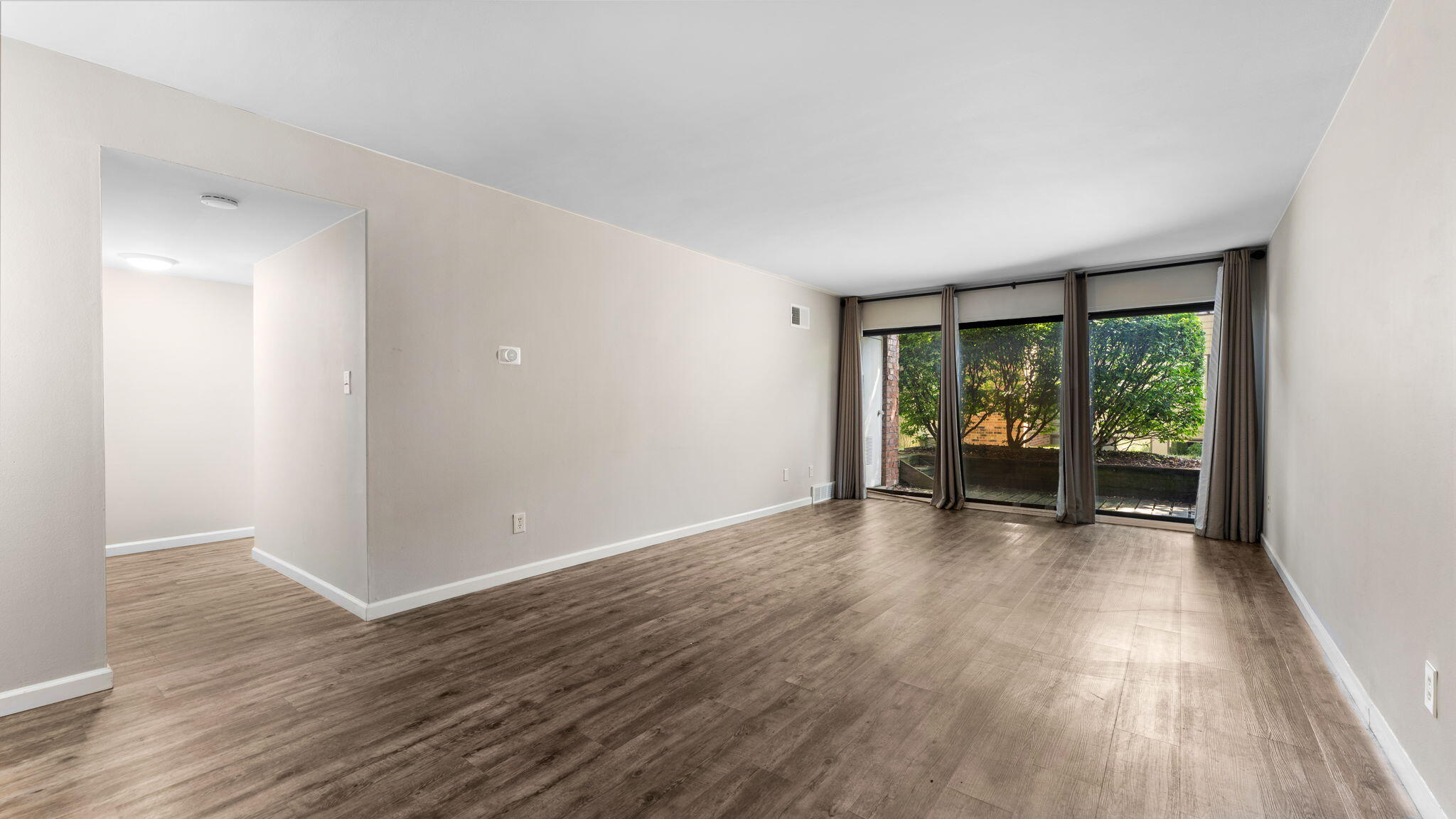 1225 S Maple Road 105