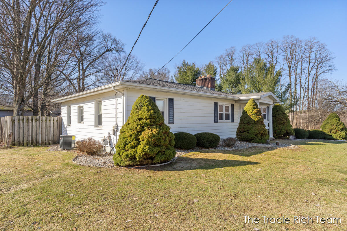 1380 Lake Michigan Drive NW