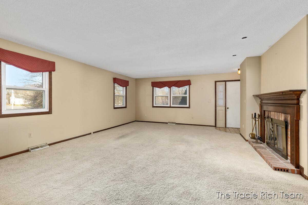 1380 Lake Michigan Drive NW