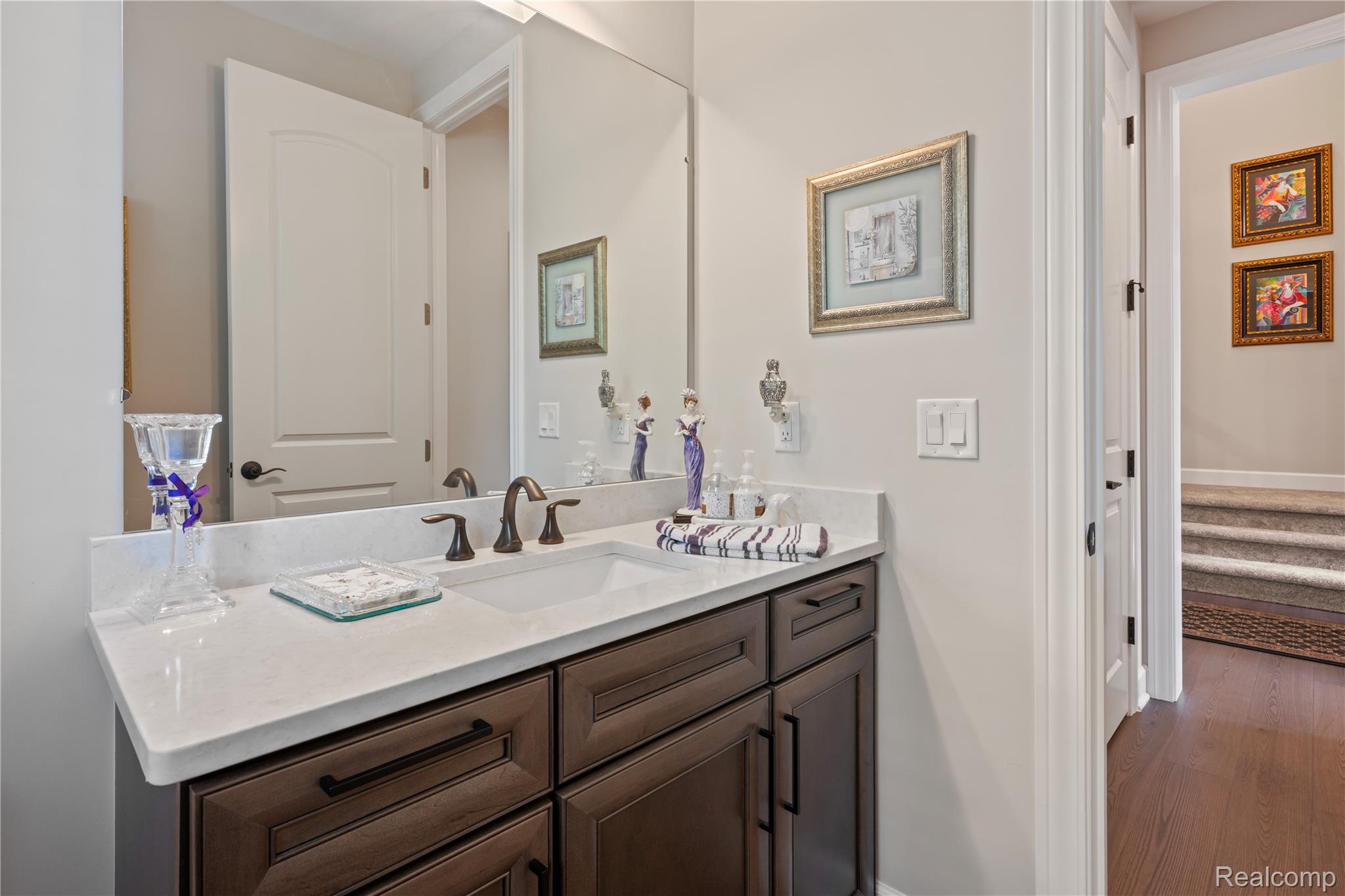 Plymouth City, Michigan 48170, United States, 4 Bedrooms Bedrooms, ,5 BathroomsBathrooms,Residential,Active,184487