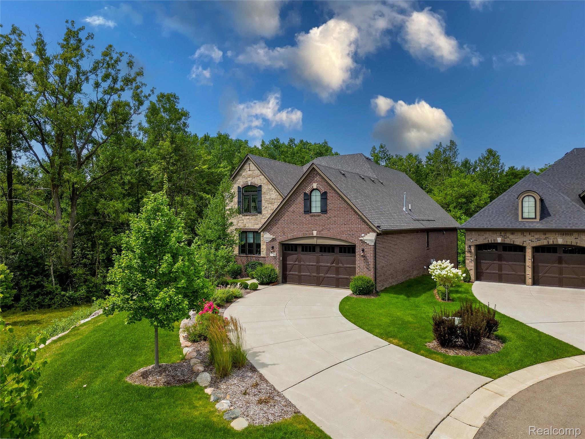 Plymouth City, Michigan 48170, United States, 4 Bedrooms Bedrooms, ,5 BathroomsBathrooms,Residential,Active,184487