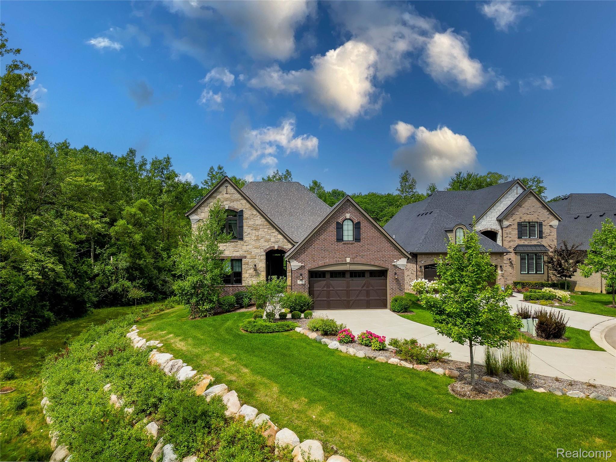 Plymouth City, Michigan 48170, United States, 4 Bedrooms Bedrooms, ,5 BathroomsBathrooms,Residential,Active,184487