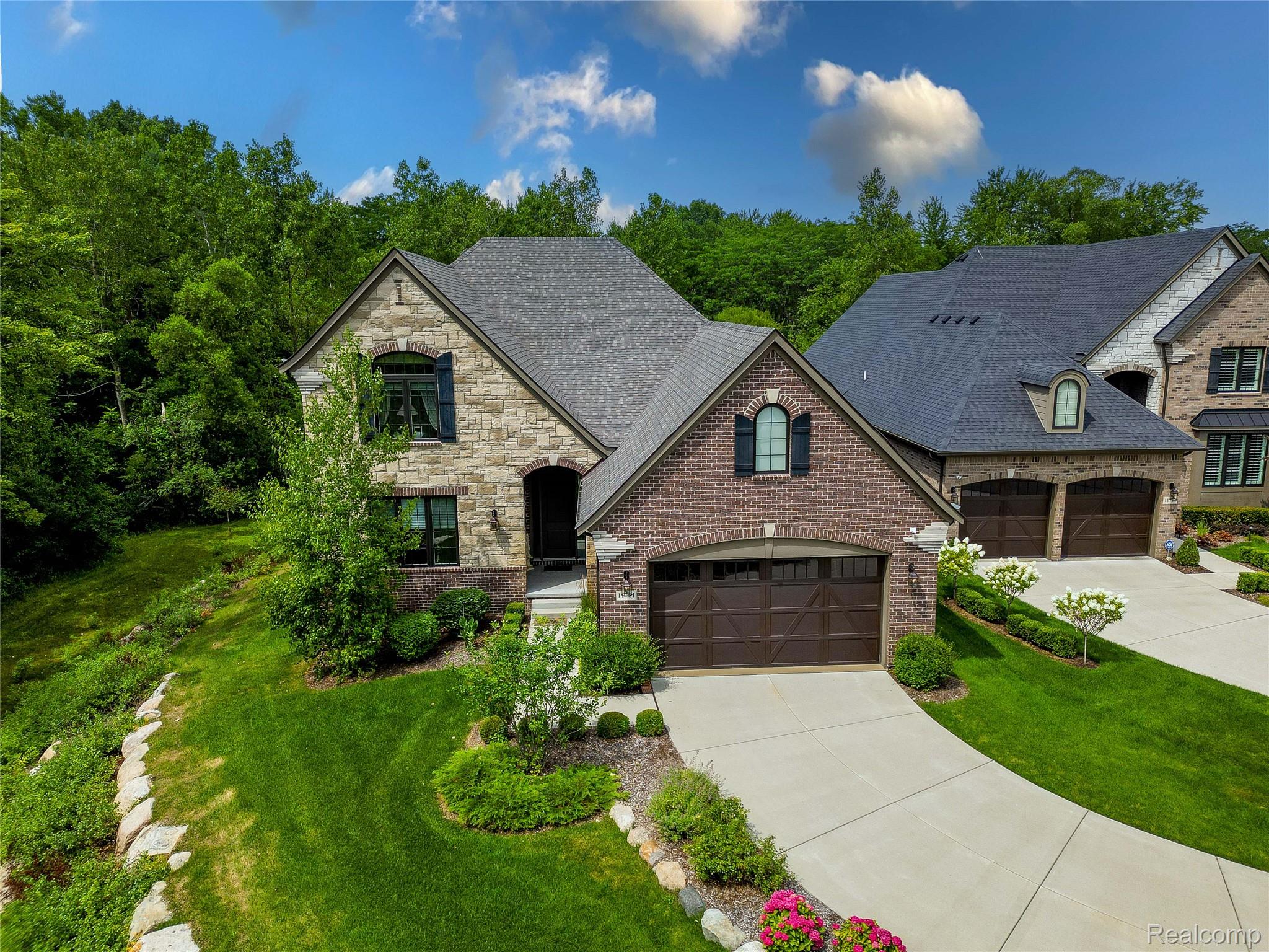 Plymouth City, Michigan 48170, United States, 4 Bedrooms Bedrooms, ,5 BathroomsBathrooms,Residential,Active,184487