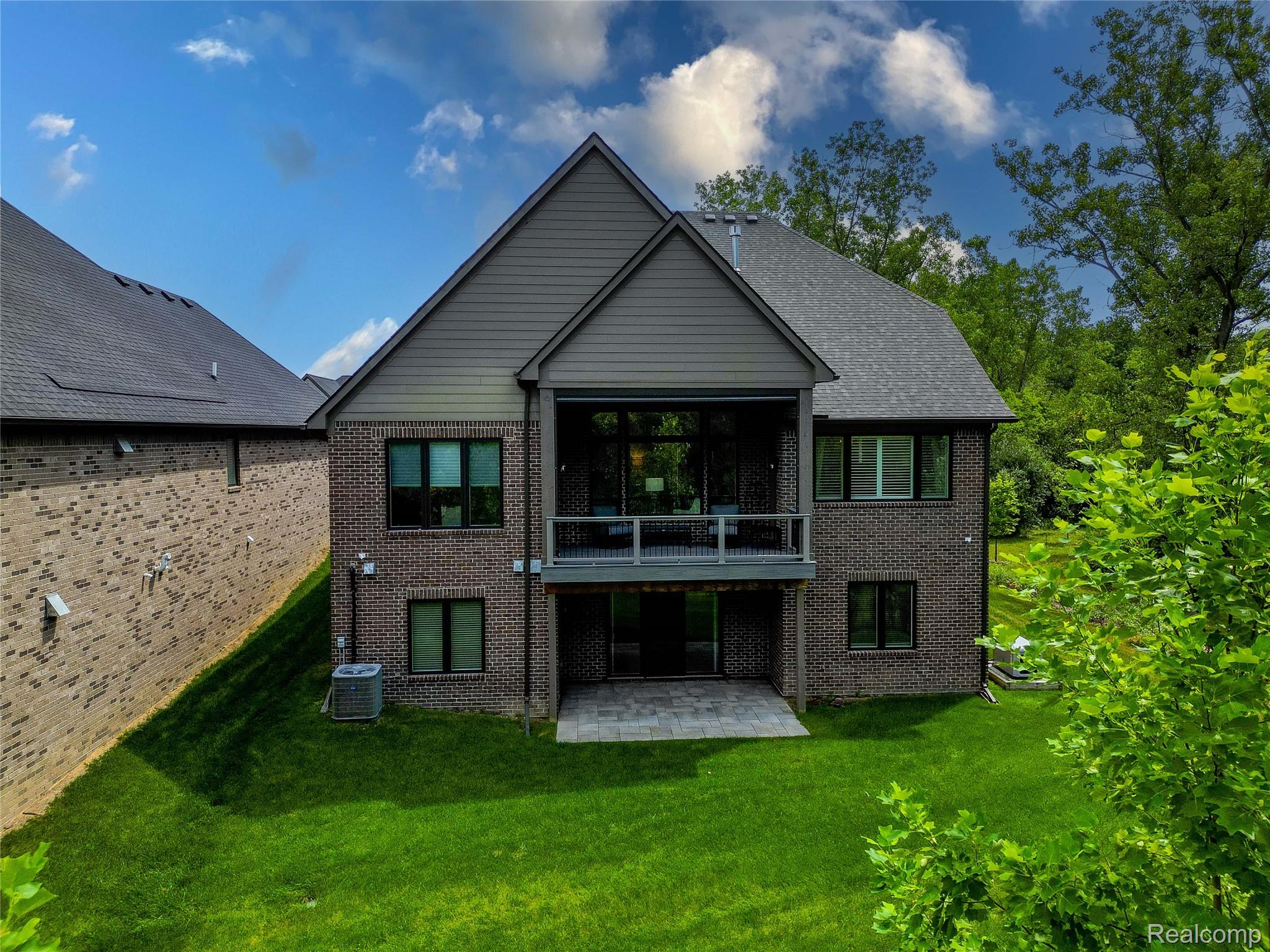 Plymouth City, Michigan 48170, United States, 4 Bedrooms Bedrooms, ,5 BathroomsBathrooms,Residential,Active,184487