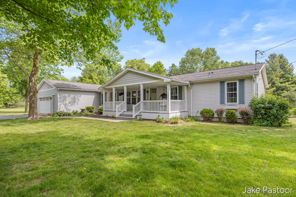 9951 10 Mile Road NE
