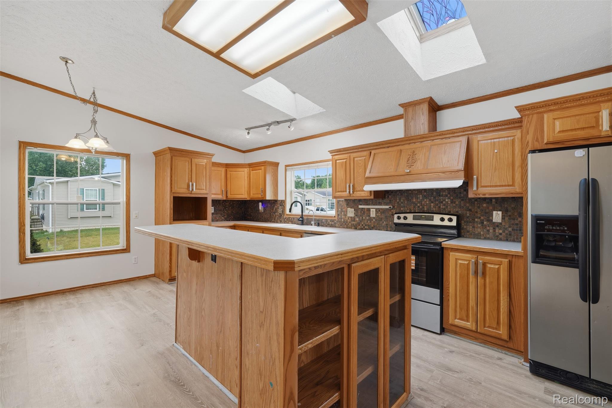 2524 Shakespeare Lane