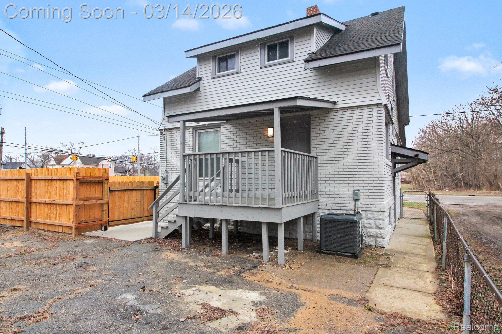 320 Cesar E Chavez Avenue