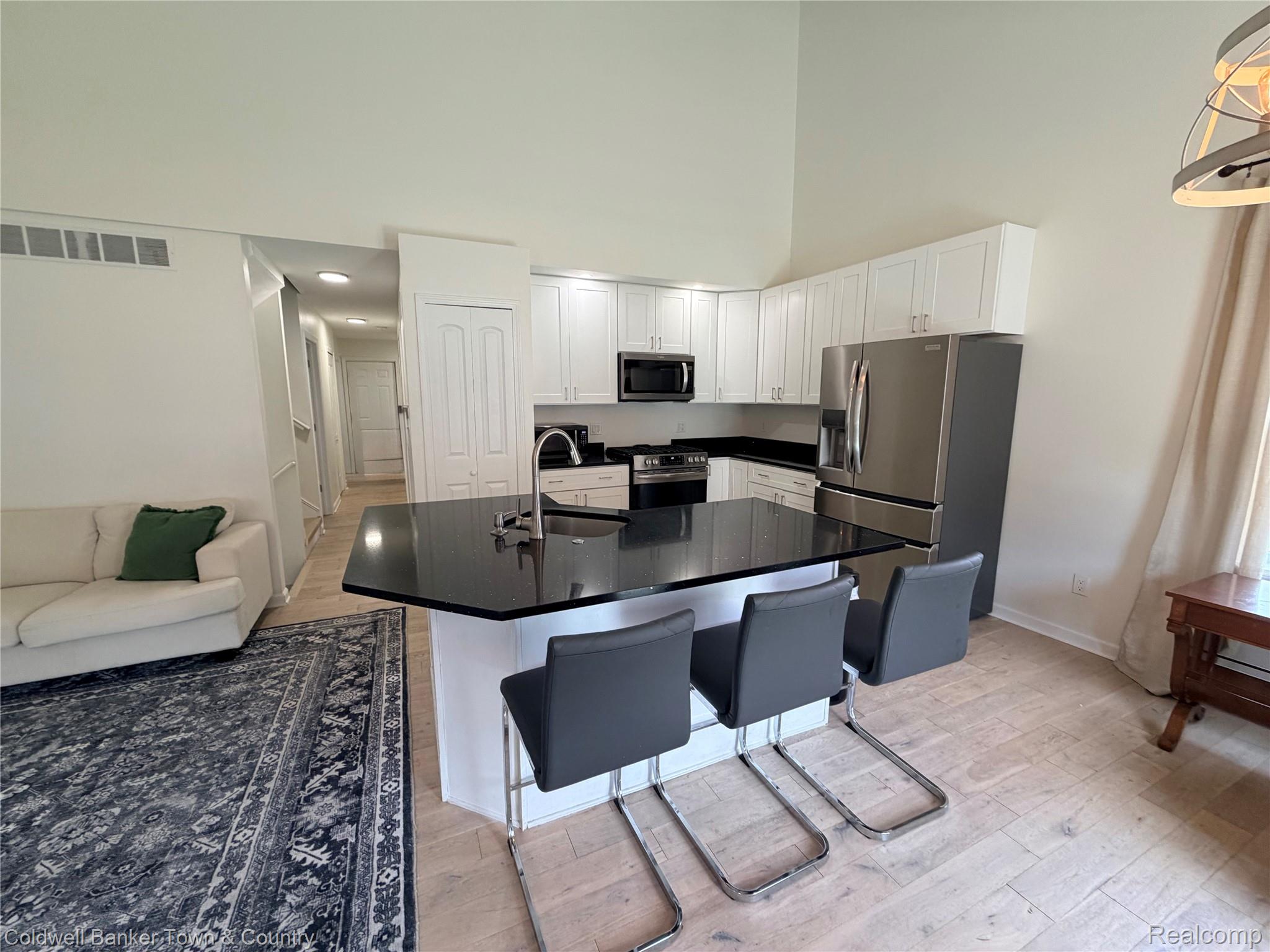 5881 Woodruff View Drive