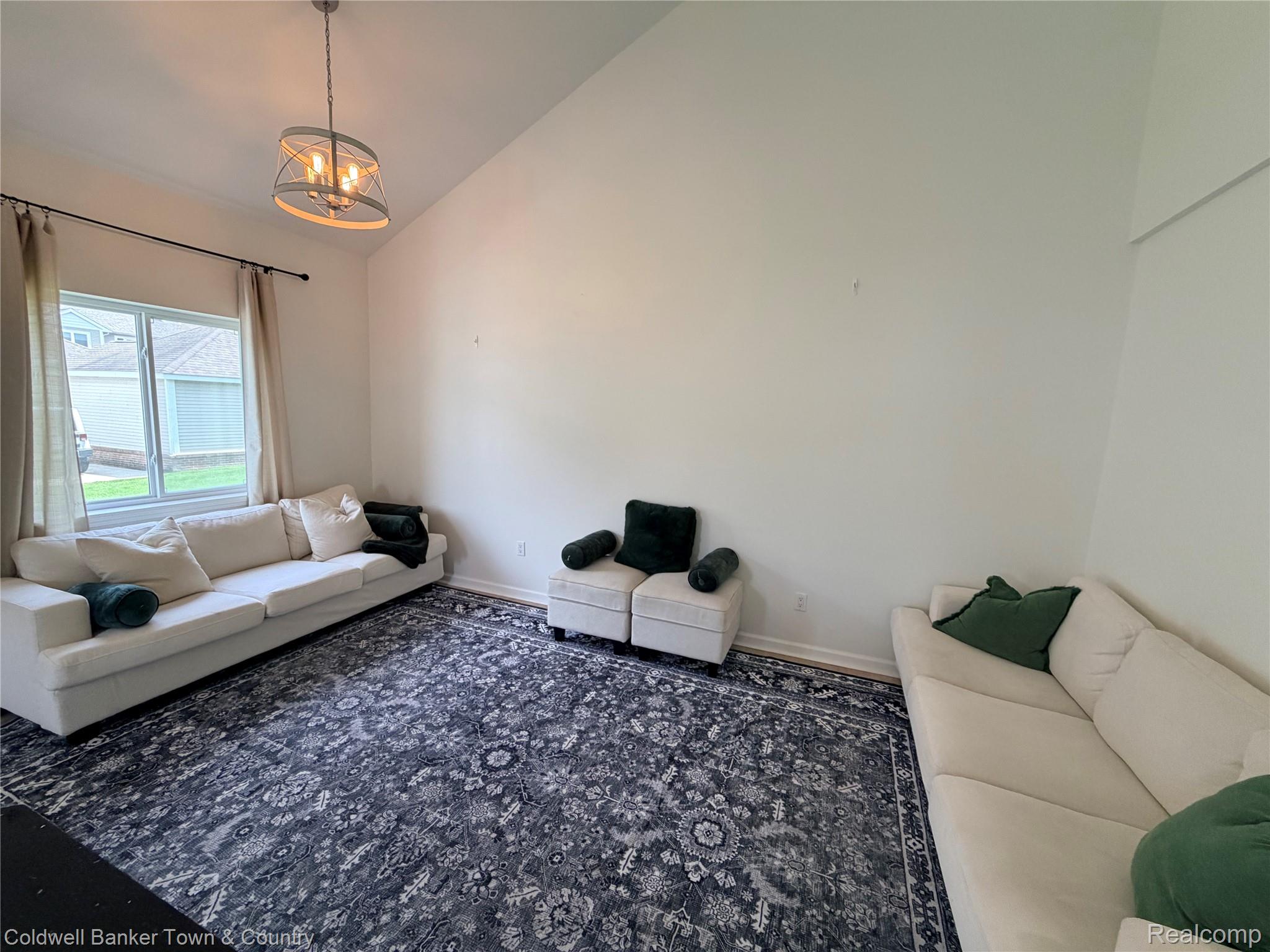 5881 Woodruff View Drive