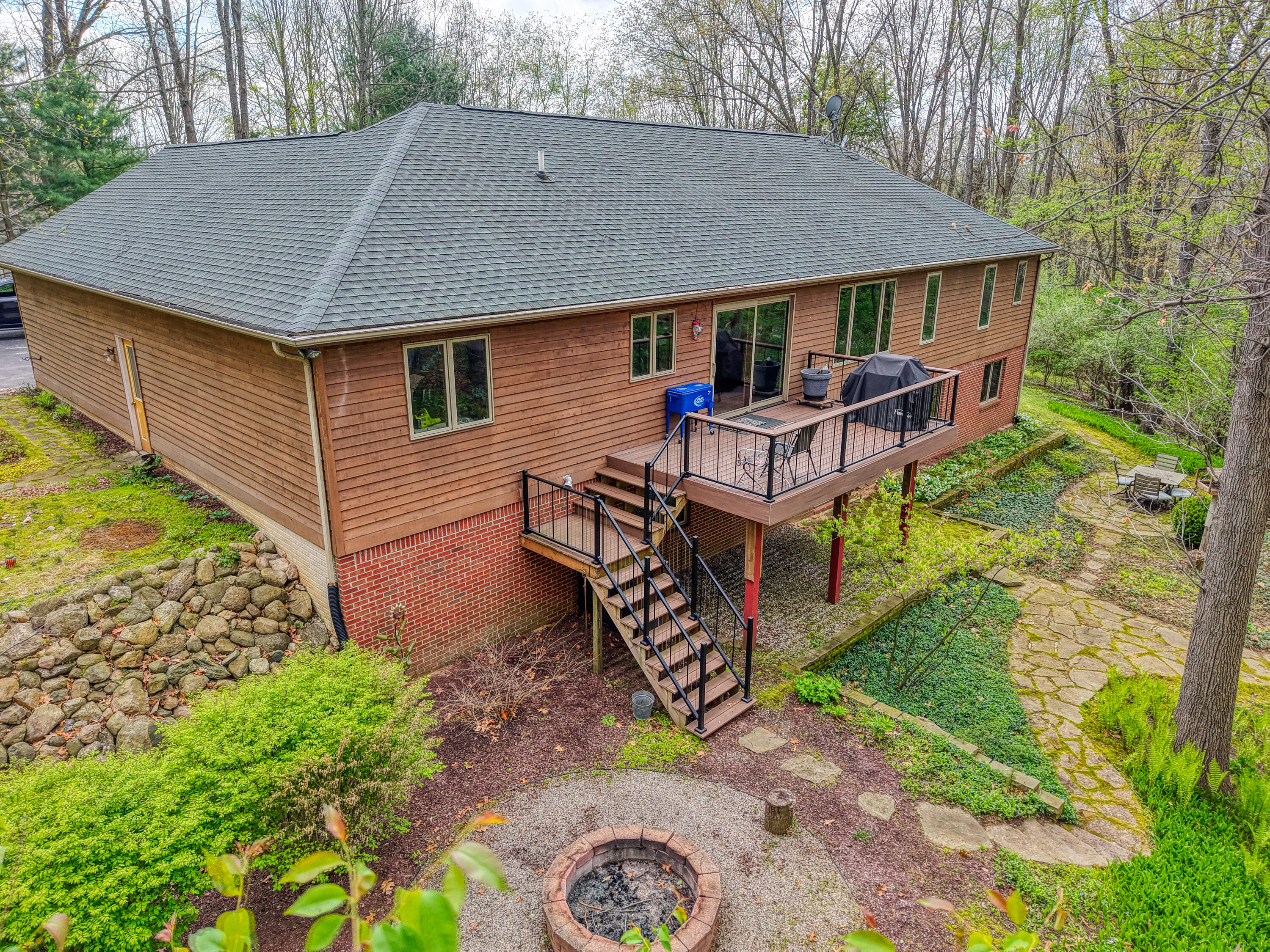 4482 Sutton ( Oak Ridge Dr ) Road