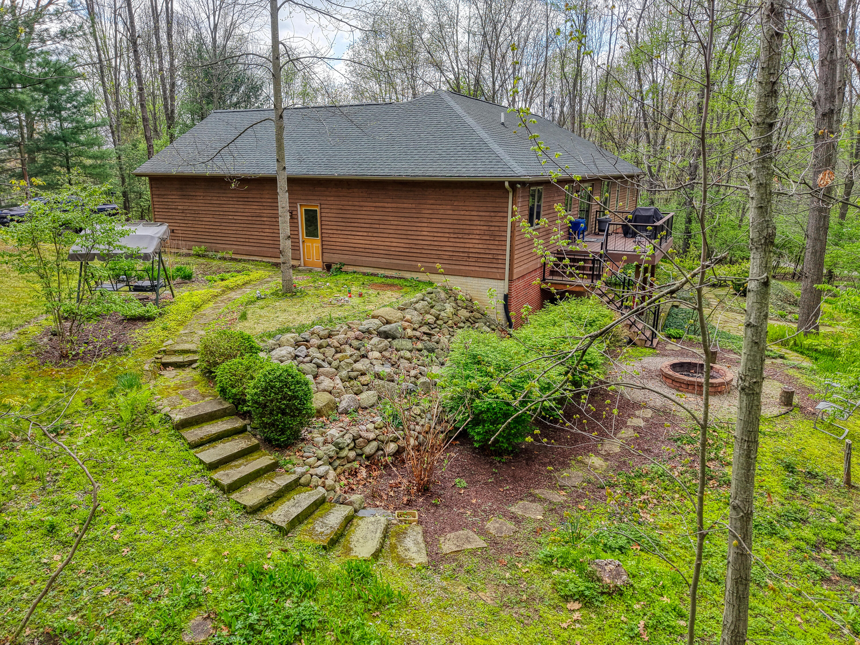 4482 Sutton ( Oak Ridge Dr ) Road