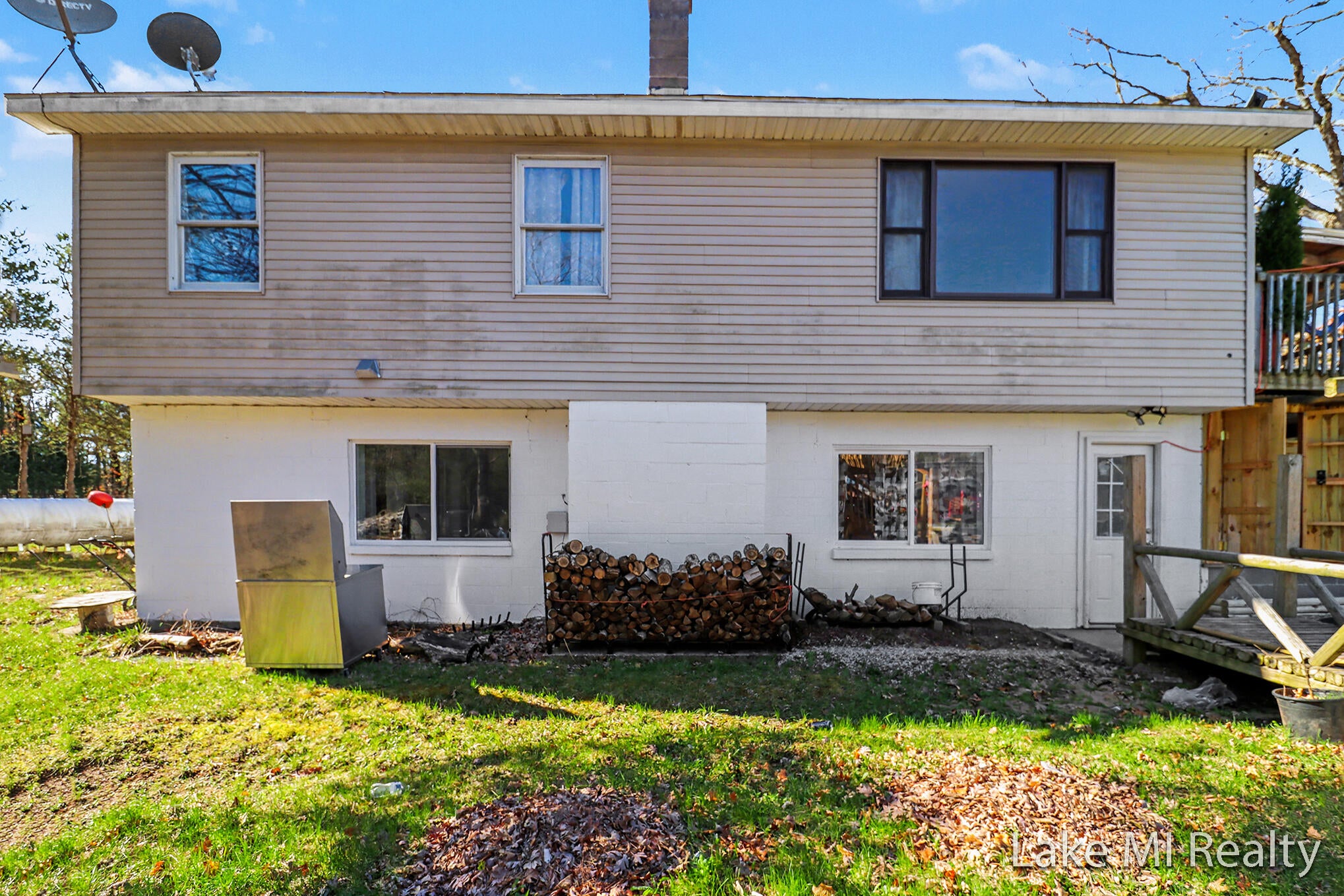 1889 E 40th Street