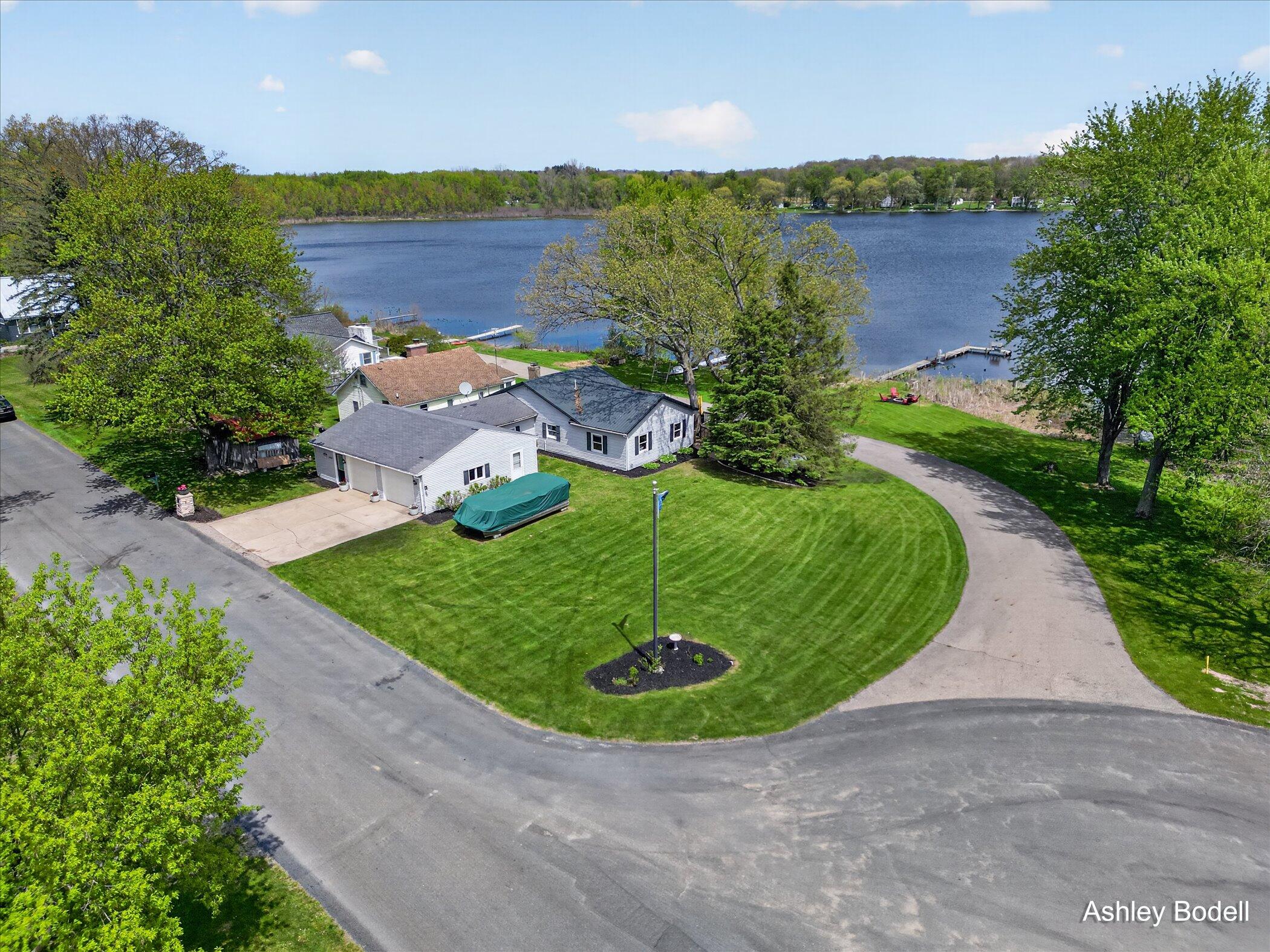3880 Bell Lake Drive NE