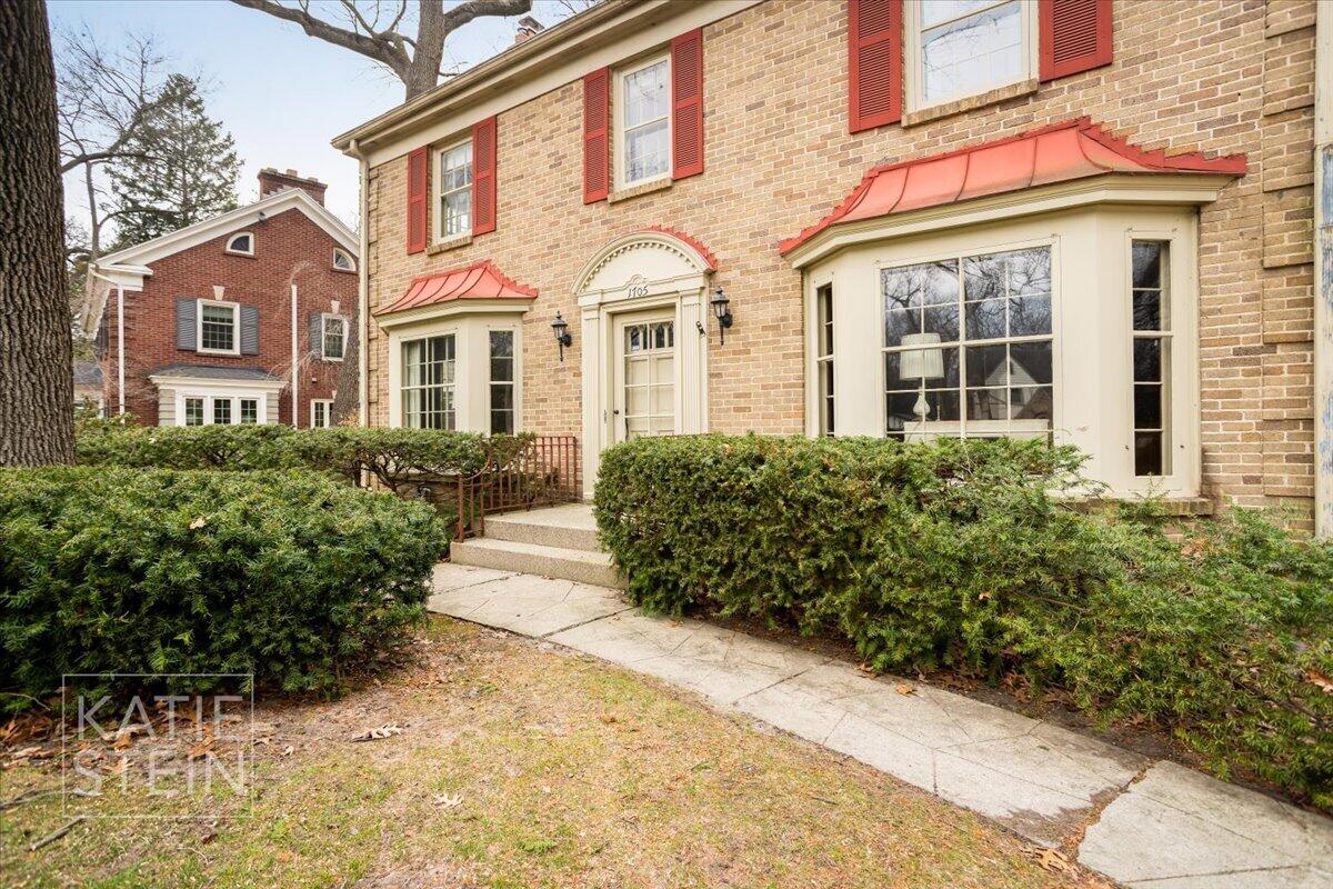 1705 Pontiac Road SE
