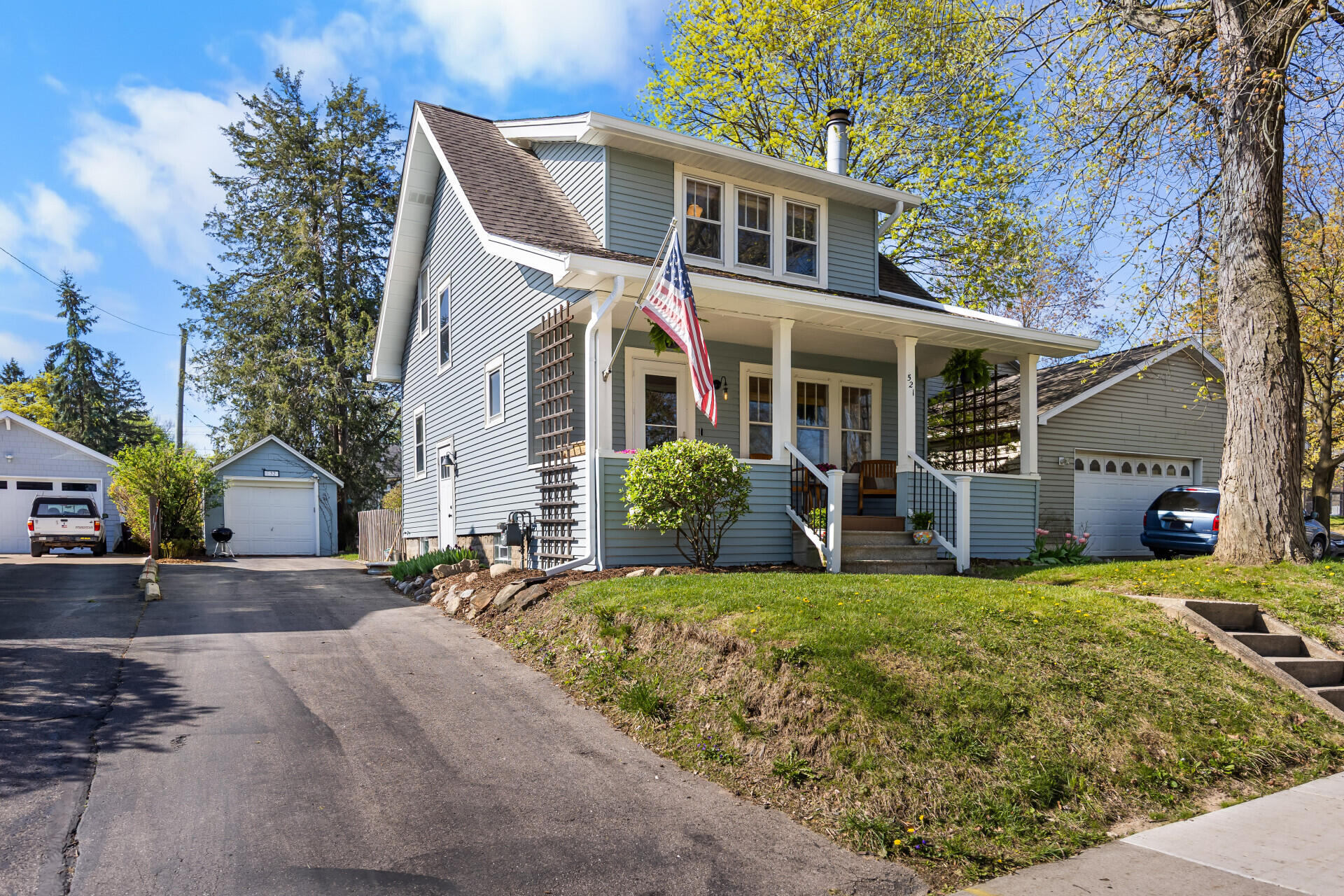 521 Pauline Boulevard