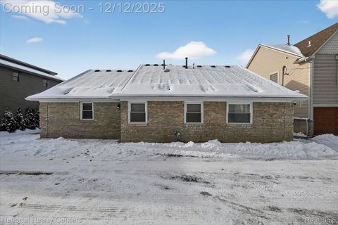 560 Black Oaks Trail Howell City MI 48843