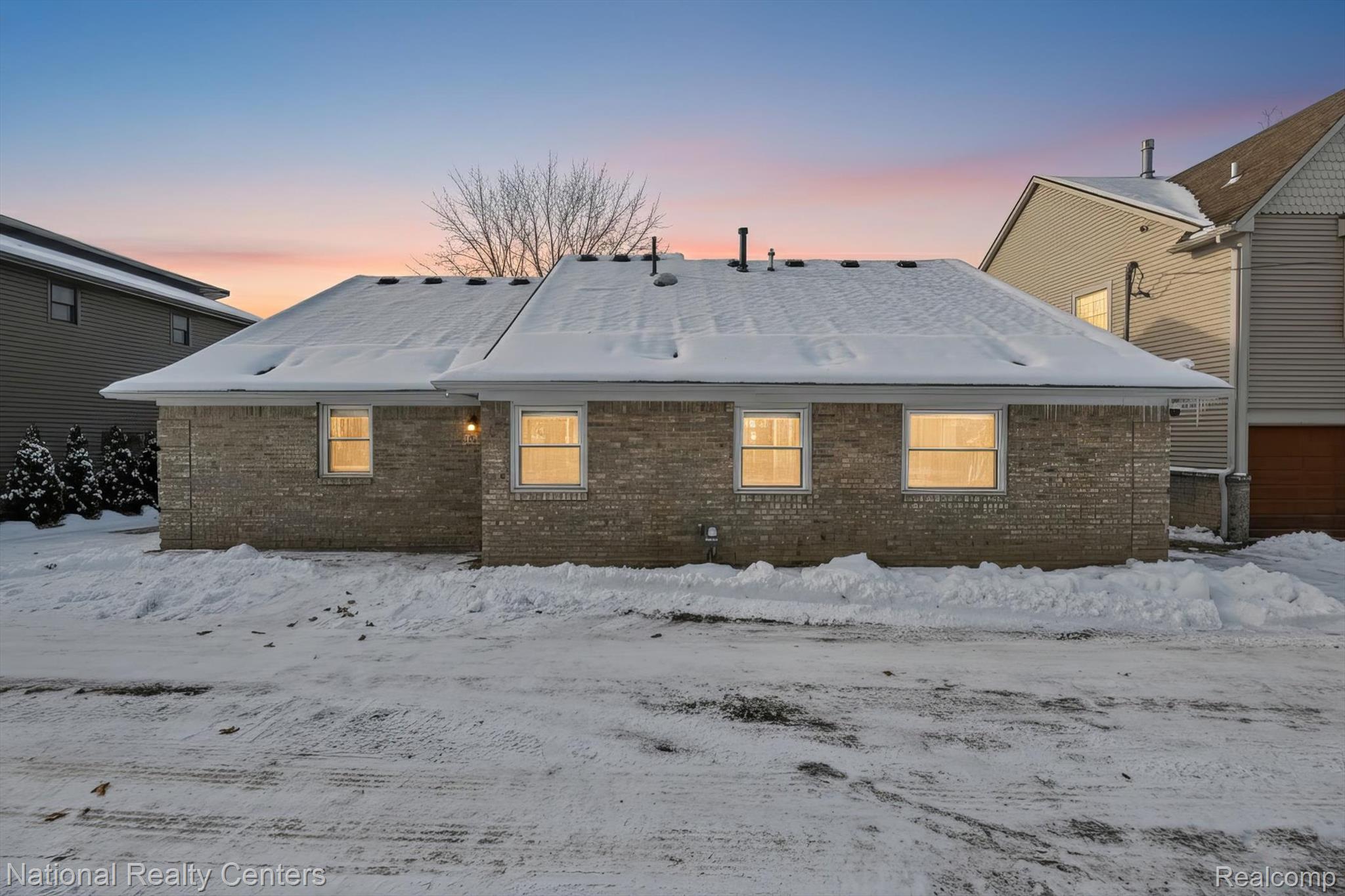 560 Black Oaks Trail