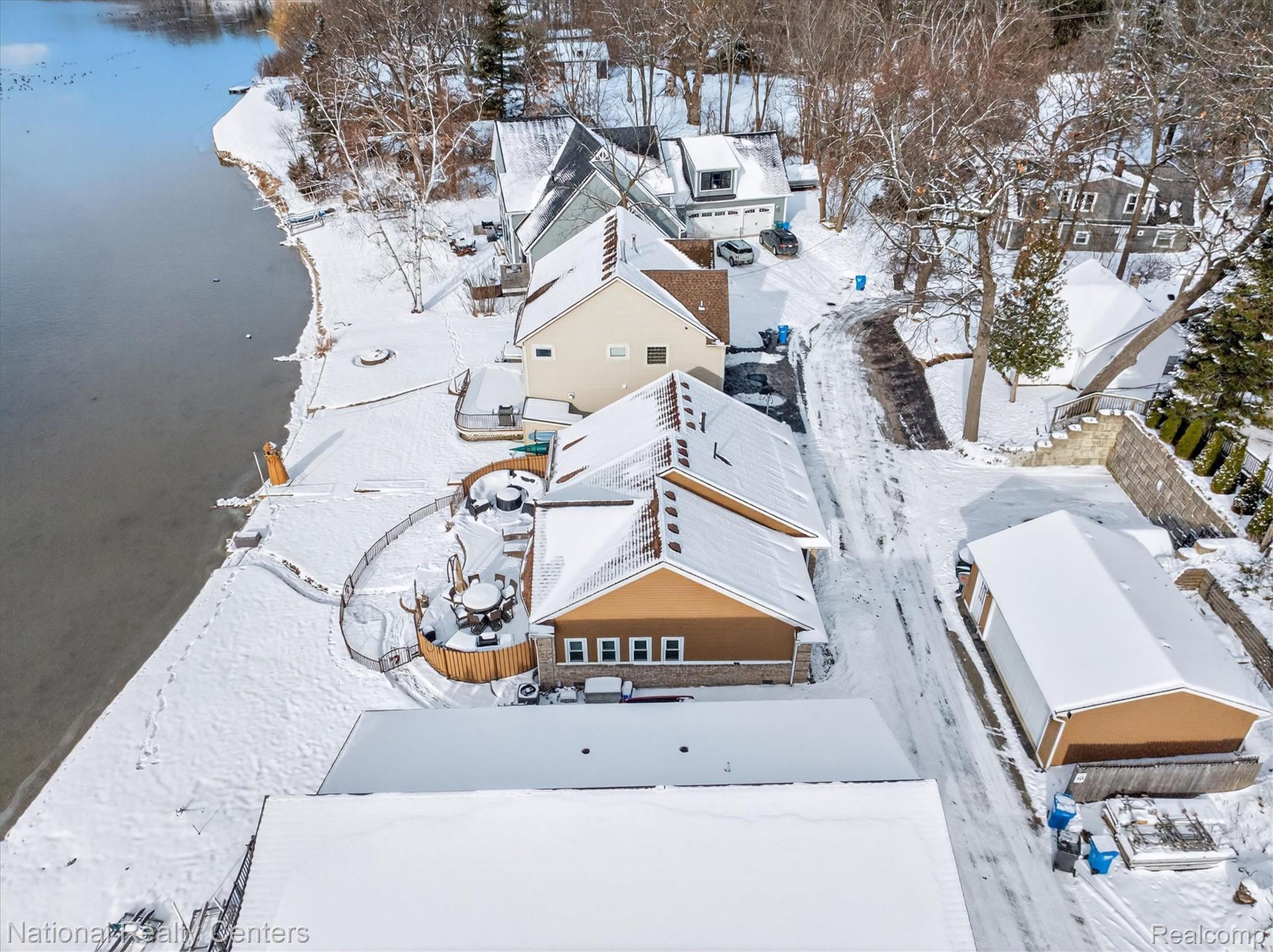 560 Black Oaks Trail