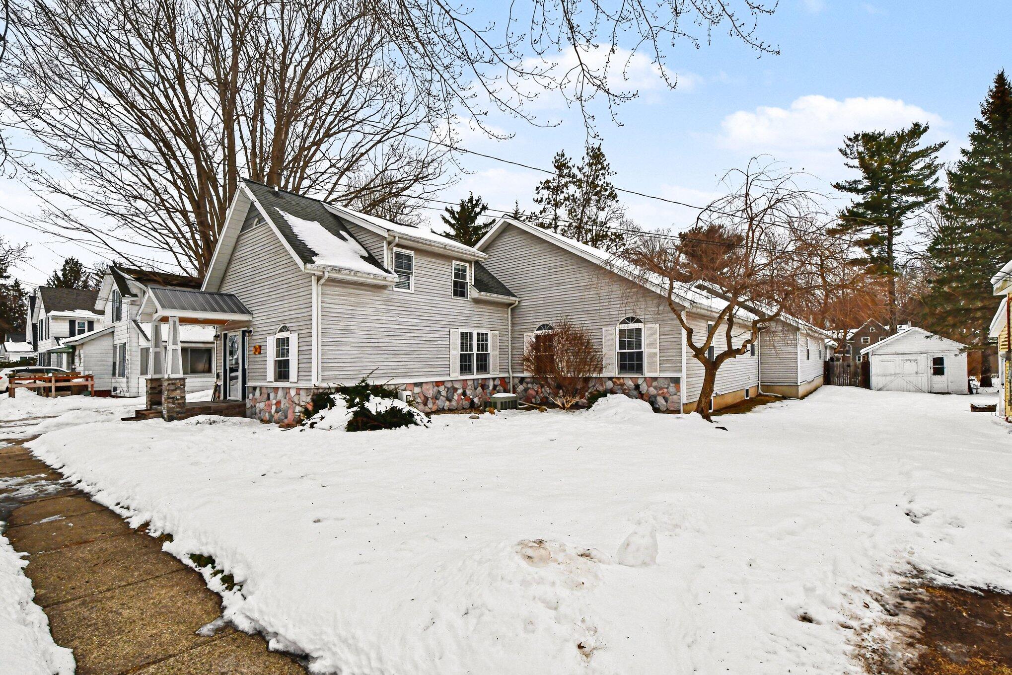 224 Pleasant Avenue SE